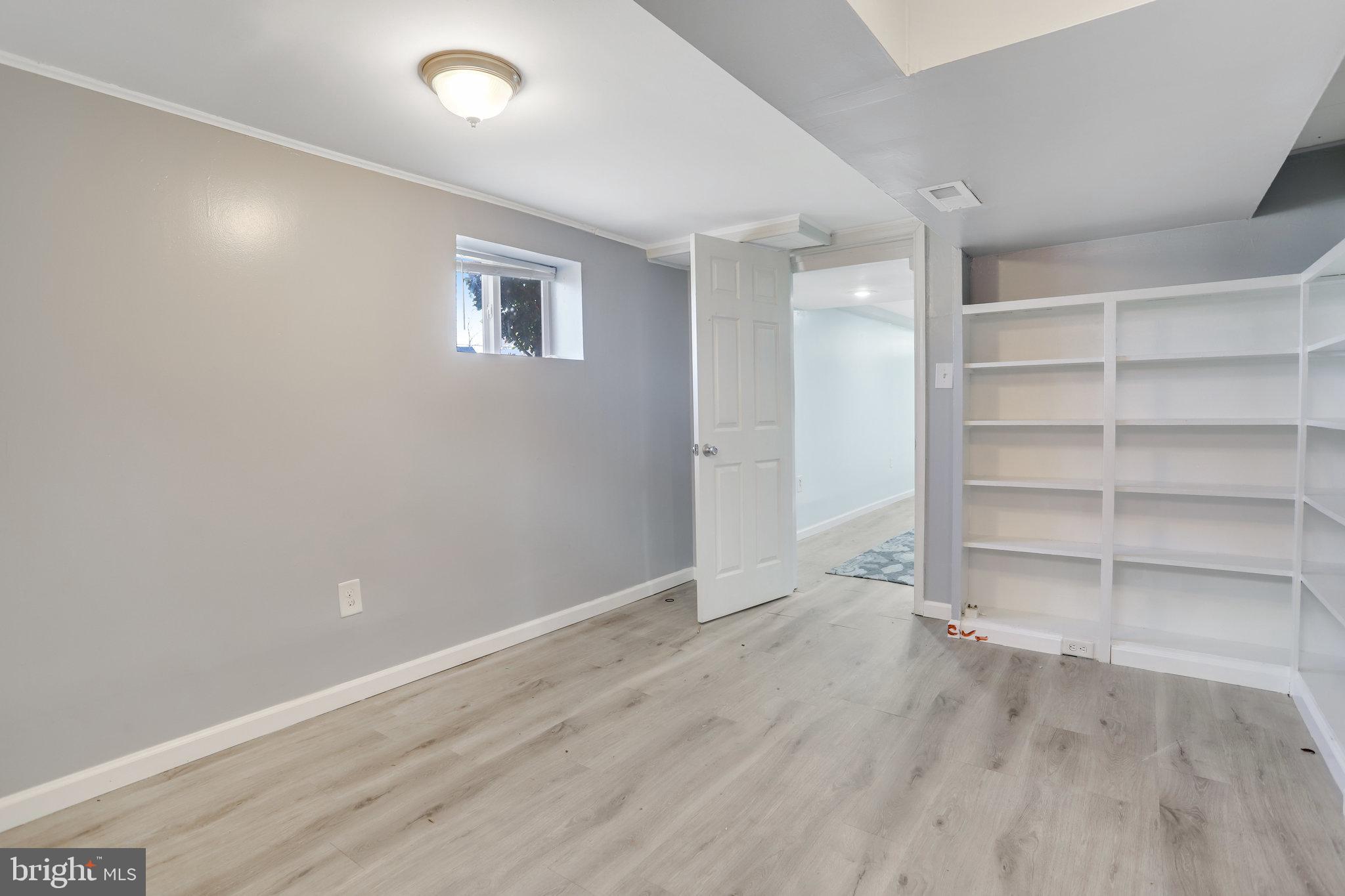 WAVERLY HILLS - Residential Lease