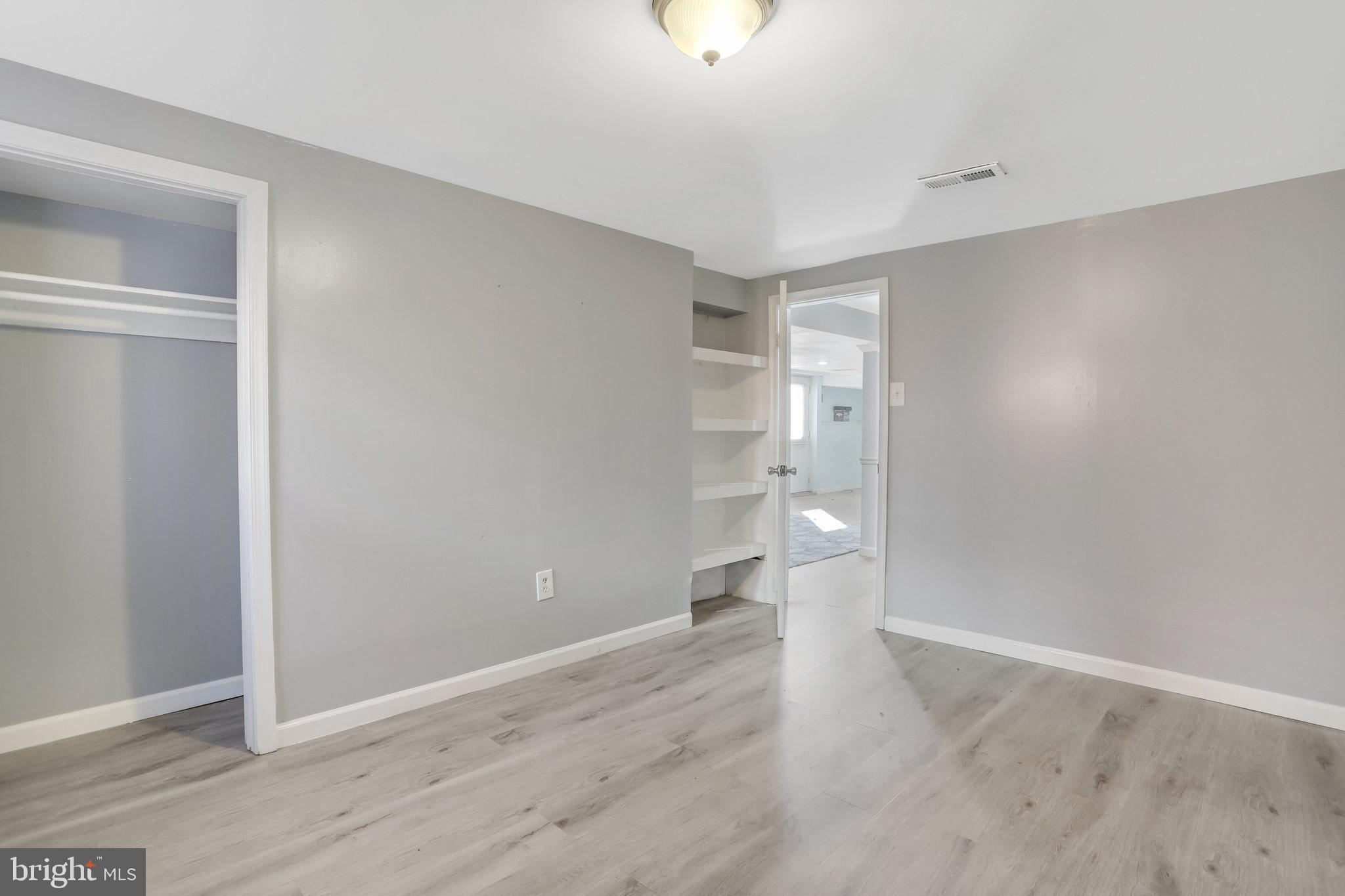 WAVERLY HILLS - Residential Lease