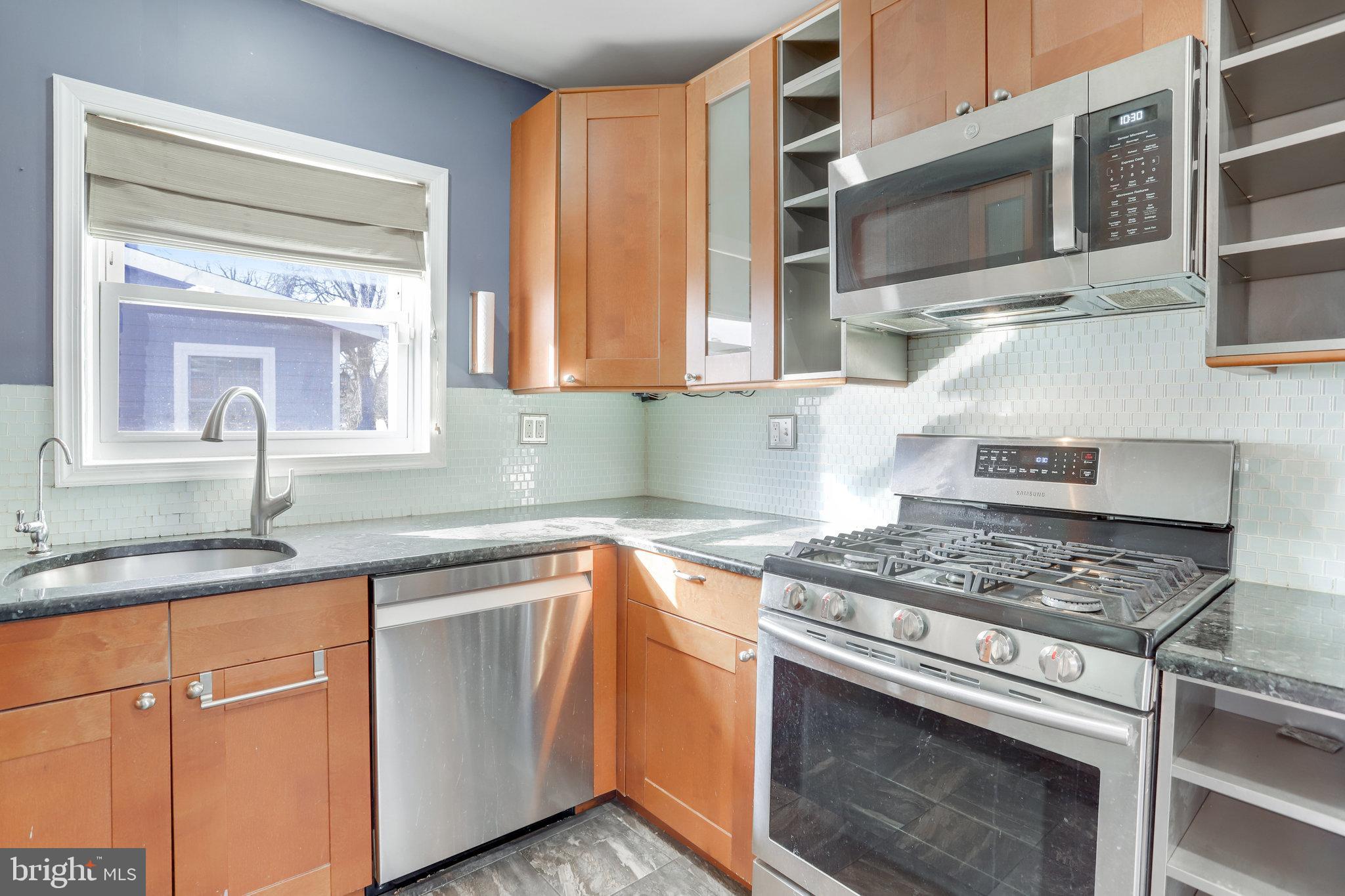 WAVERLY HILLS - Residential Lease