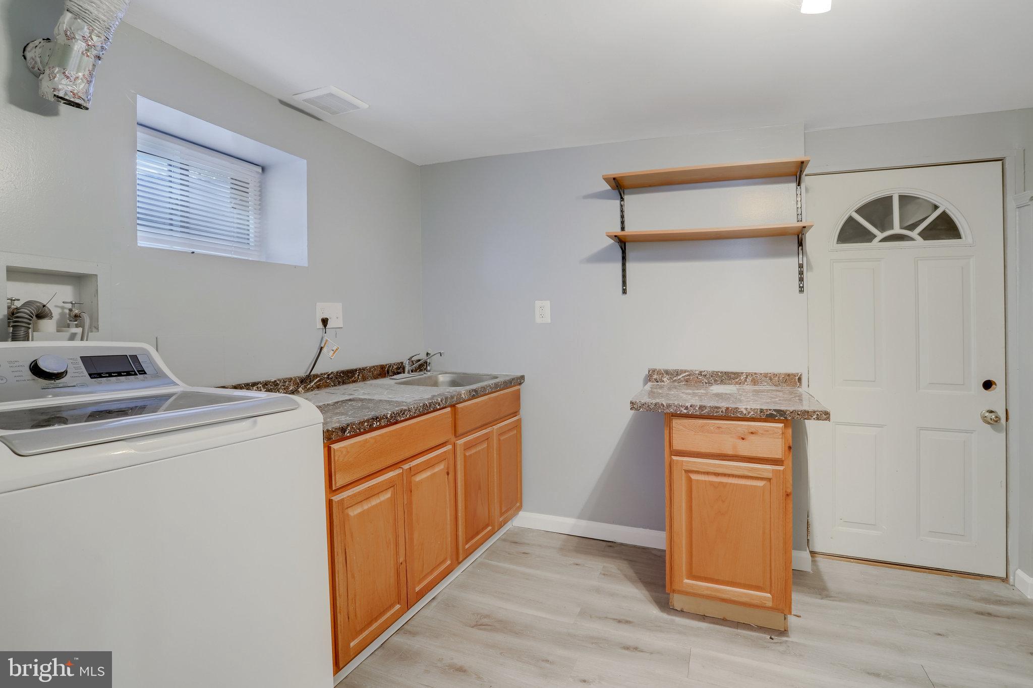 WAVERLY HILLS - Residential Lease