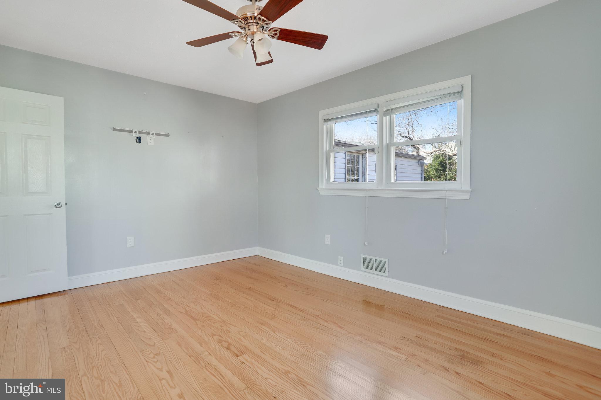 WAVERLY HILLS - Residential Lease