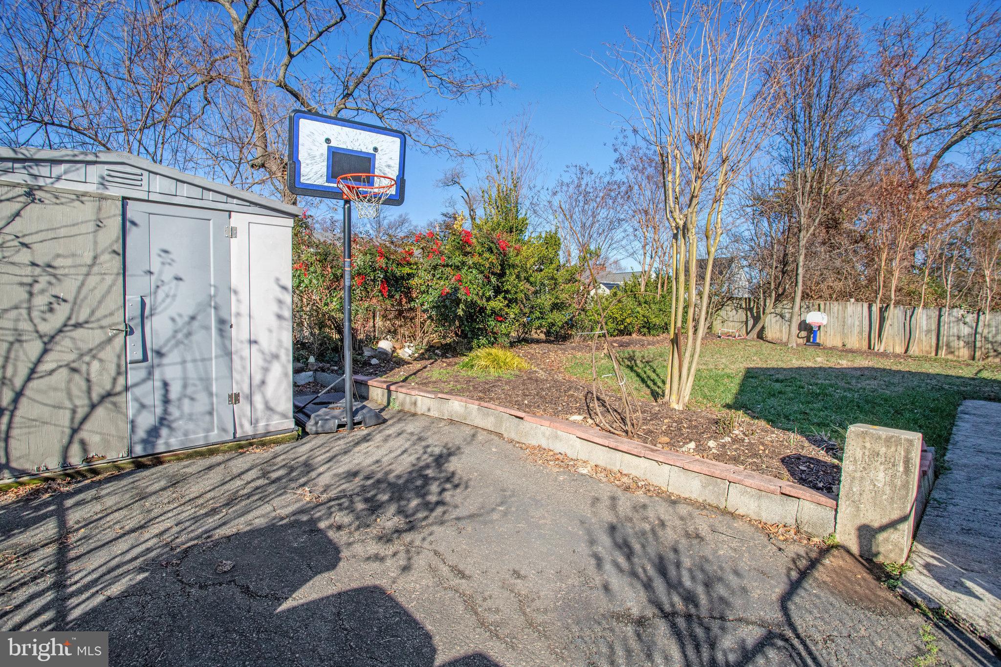 WAVERLY HILLS - Residential Lease