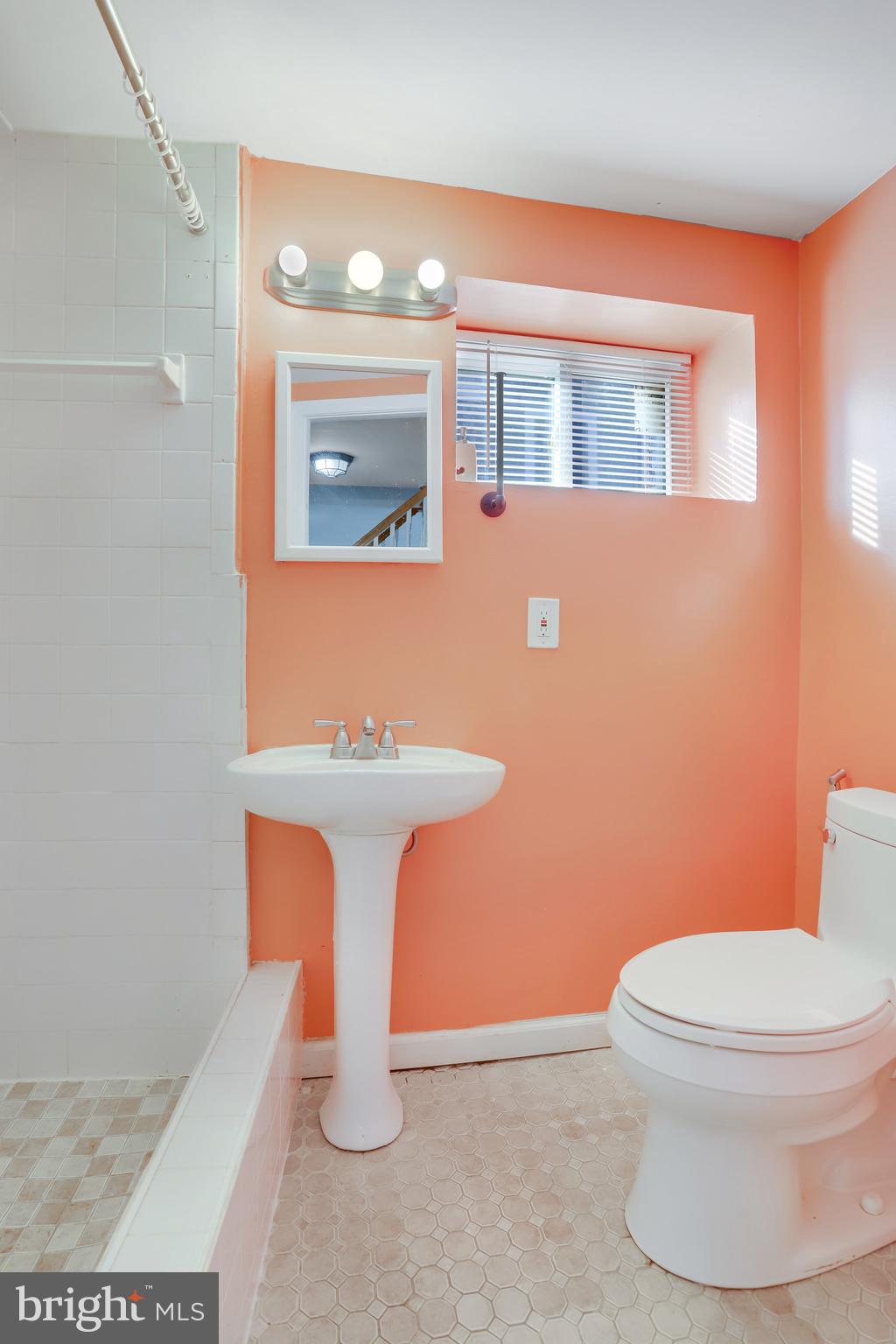 WAVERLY HILLS - Residential Lease