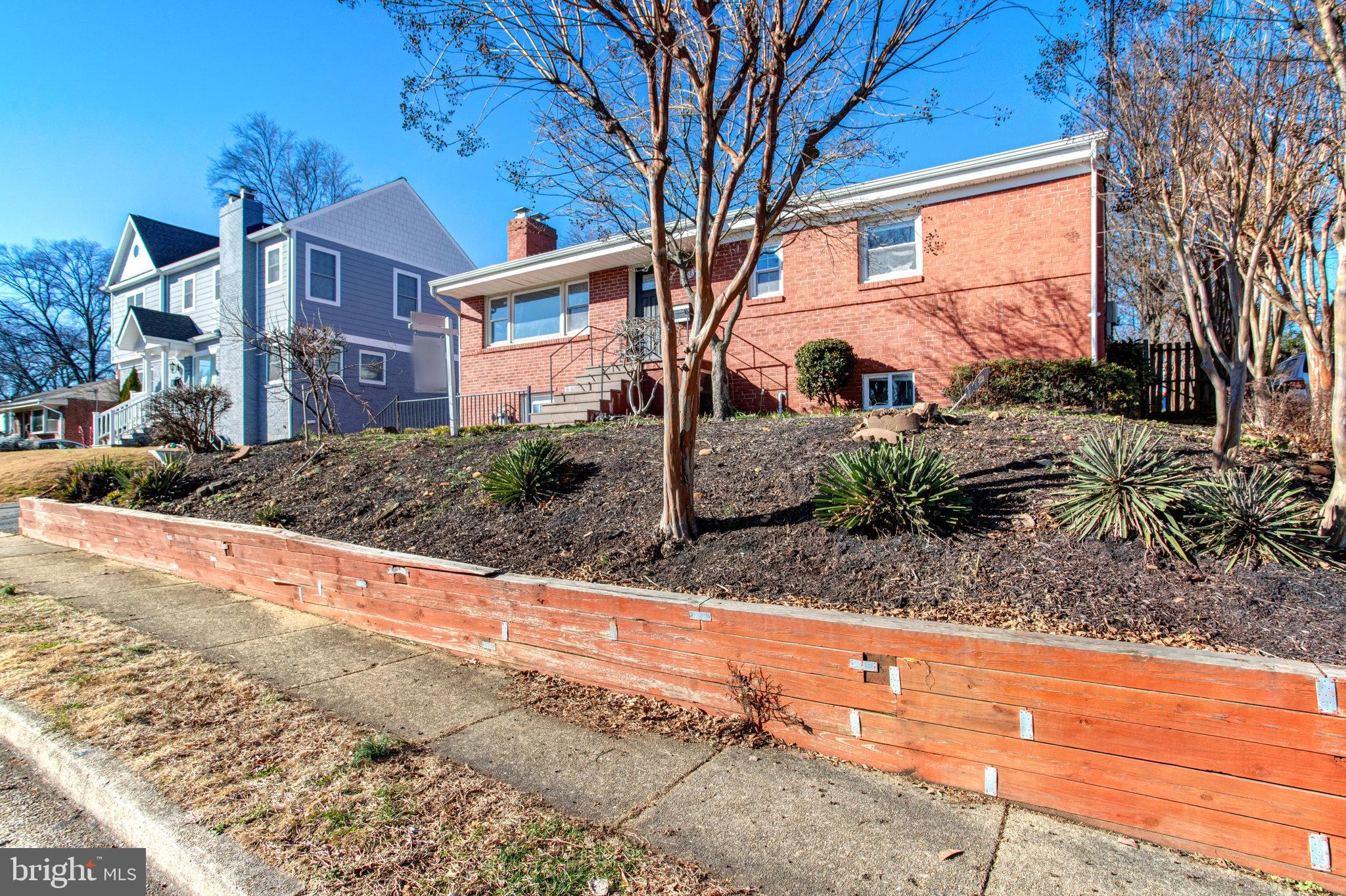 WAVERLY HILLS - Residential Lease