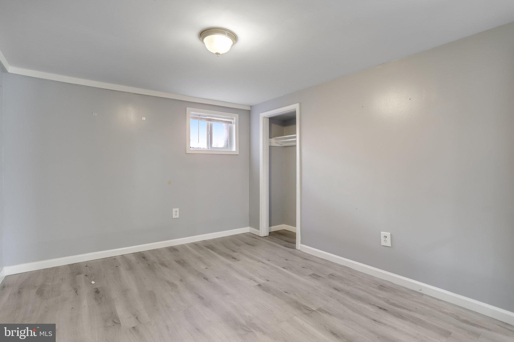 WAVERLY HILLS - Residential Lease