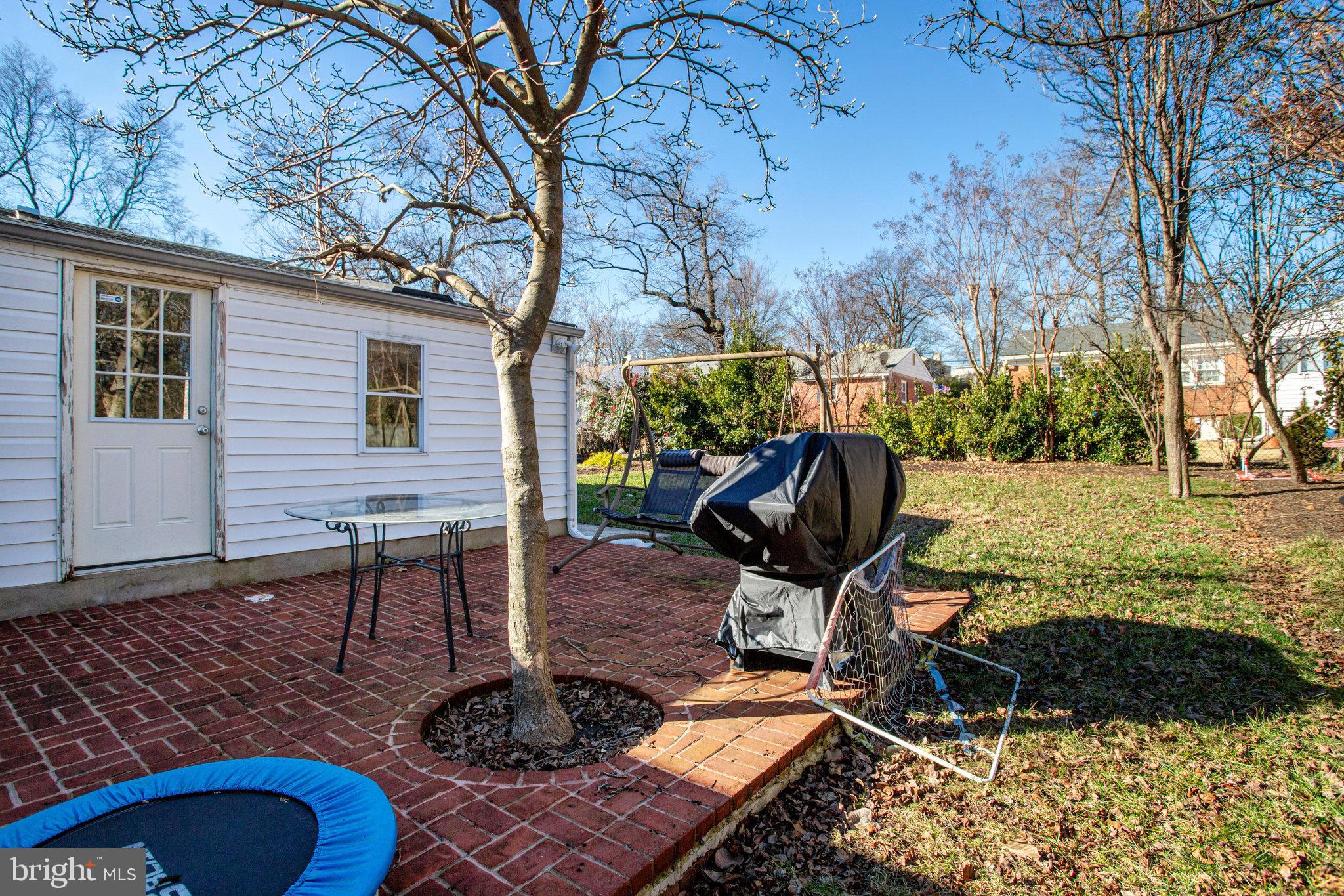 WAVERLY HILLS - Residential Lease