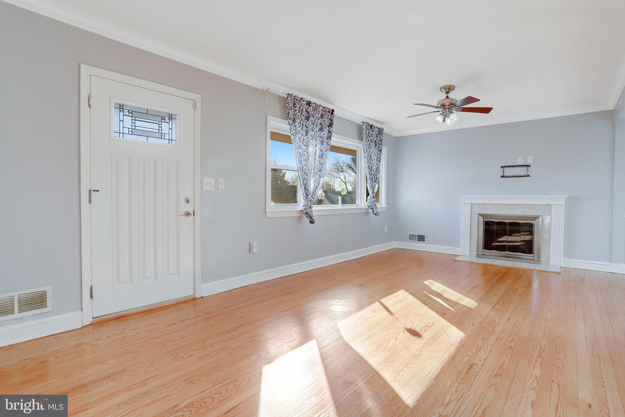 WAVERLY HILLS - Residential Lease