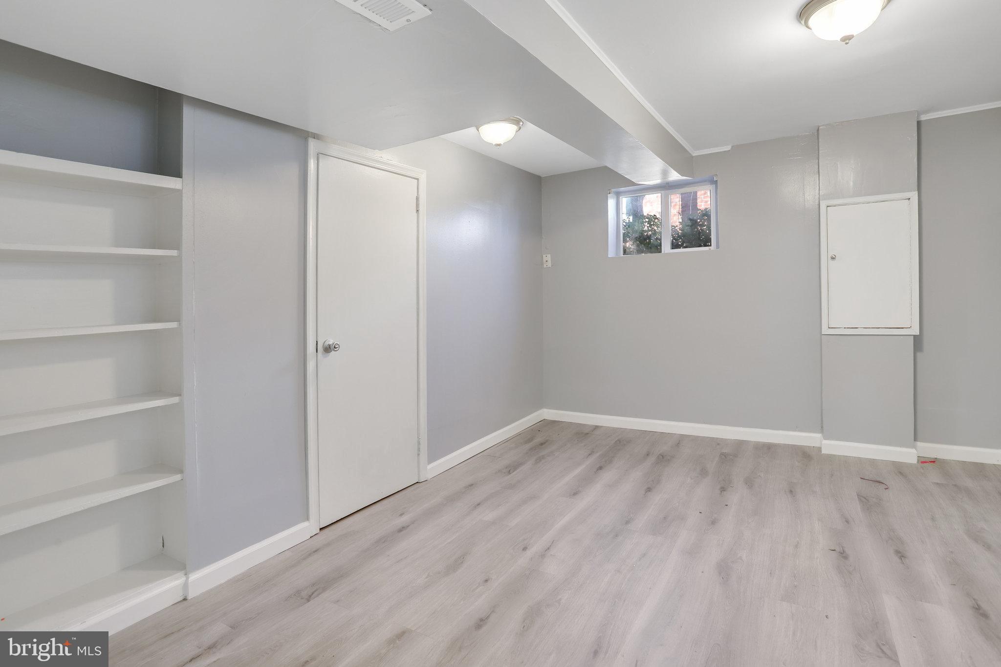 WAVERLY HILLS - Residential Lease