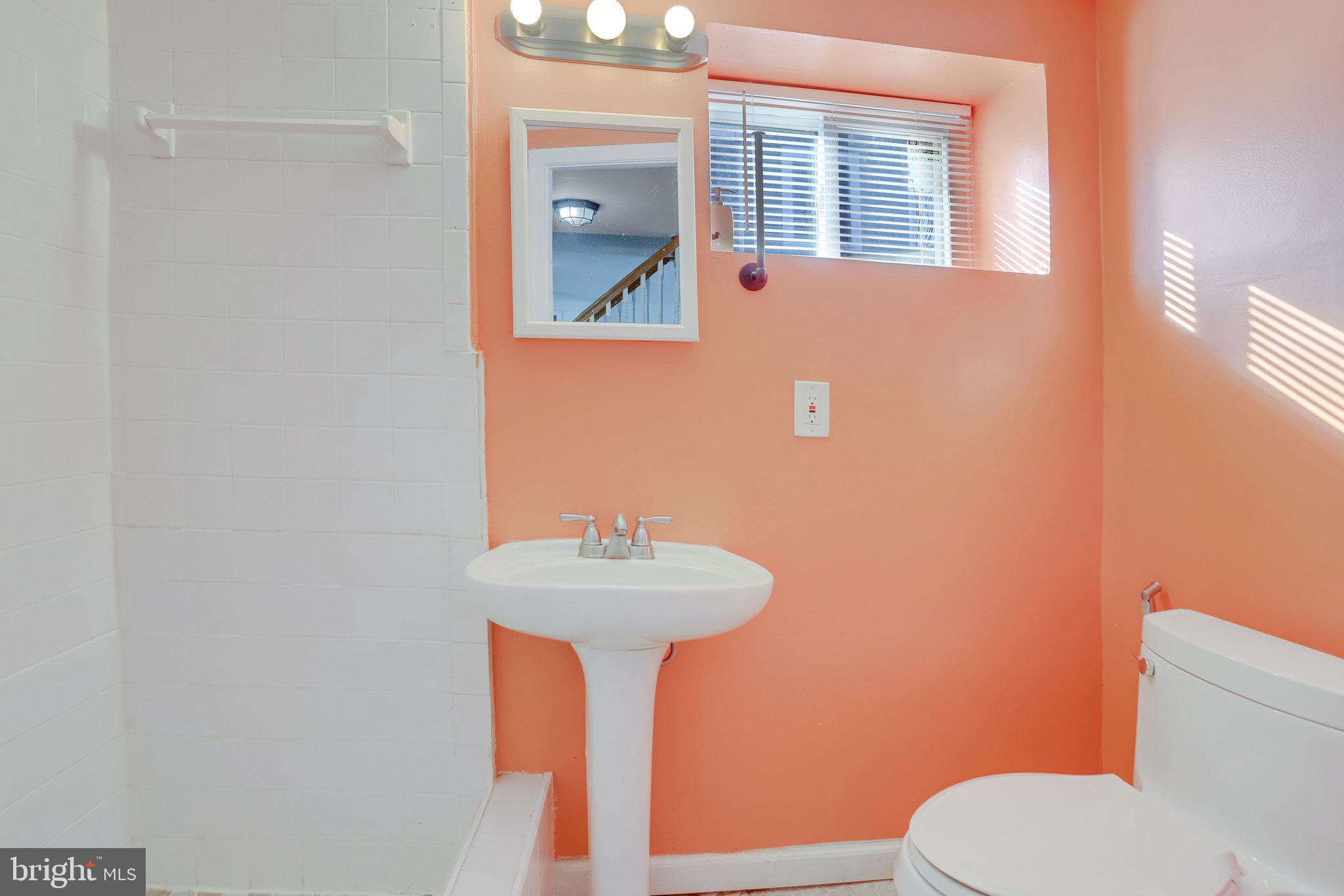 WAVERLY HILLS - Residential Lease