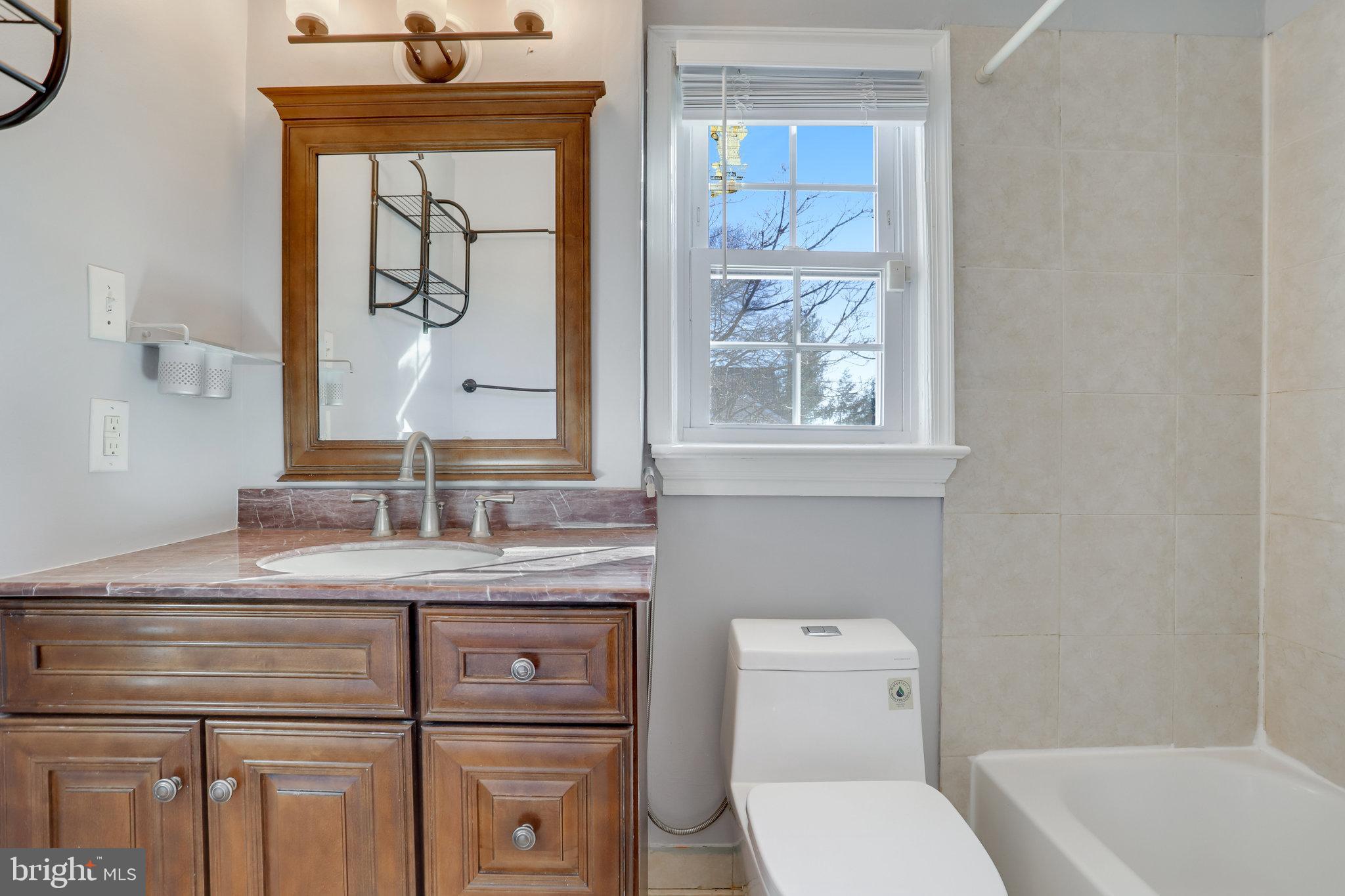 WAVERLY HILLS - Residential Lease