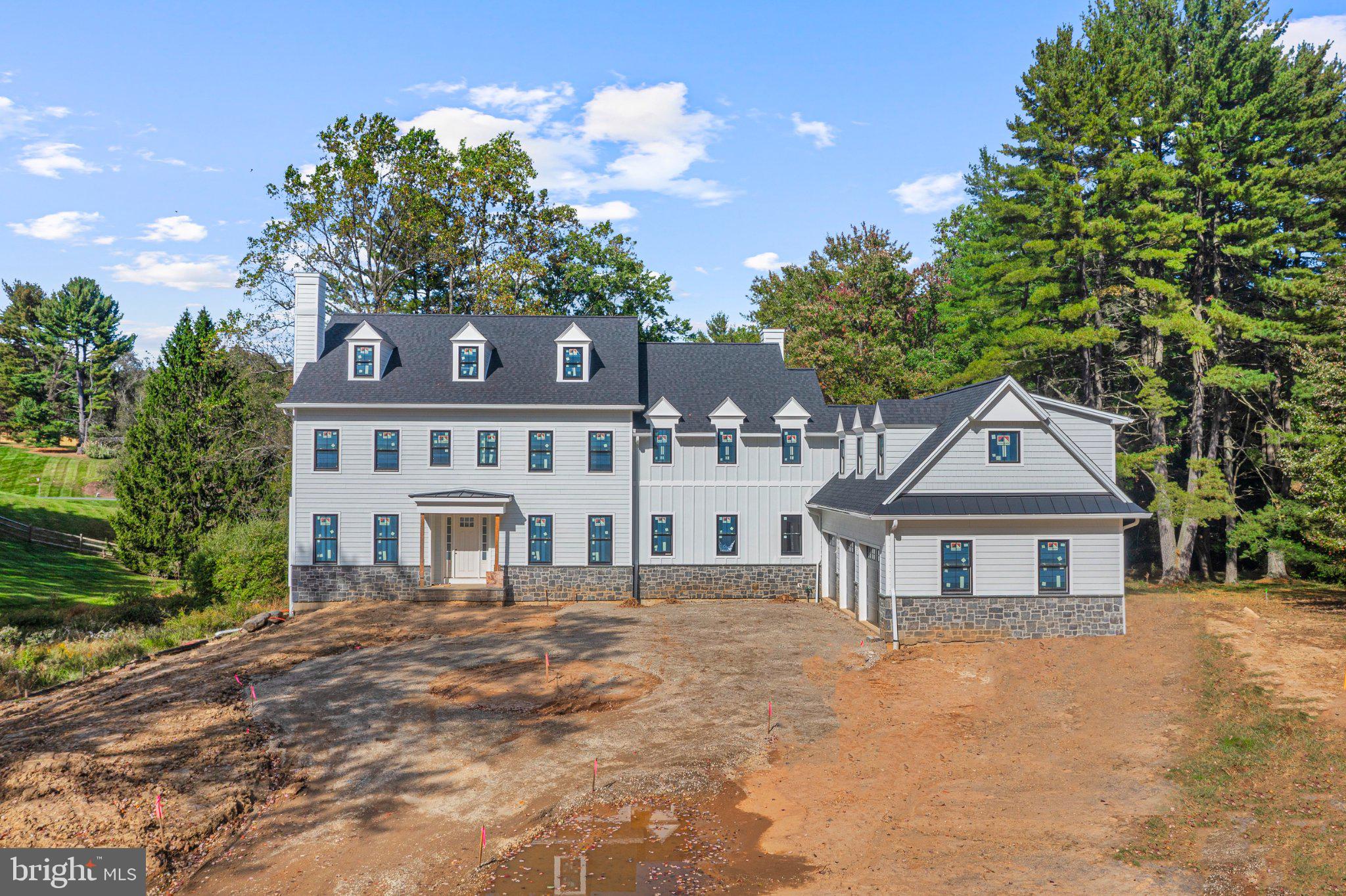 680 SYCAMORE LN