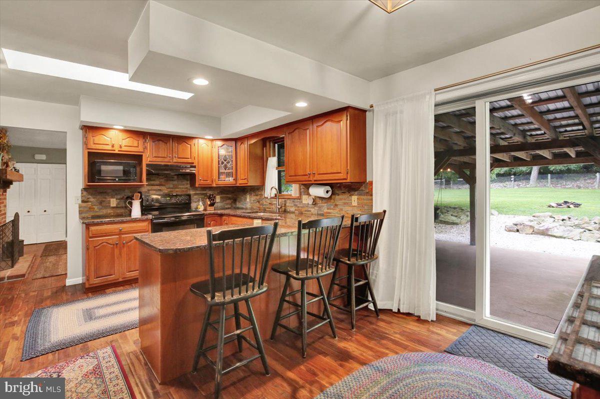 12 SCHOOLHOUSE LANE