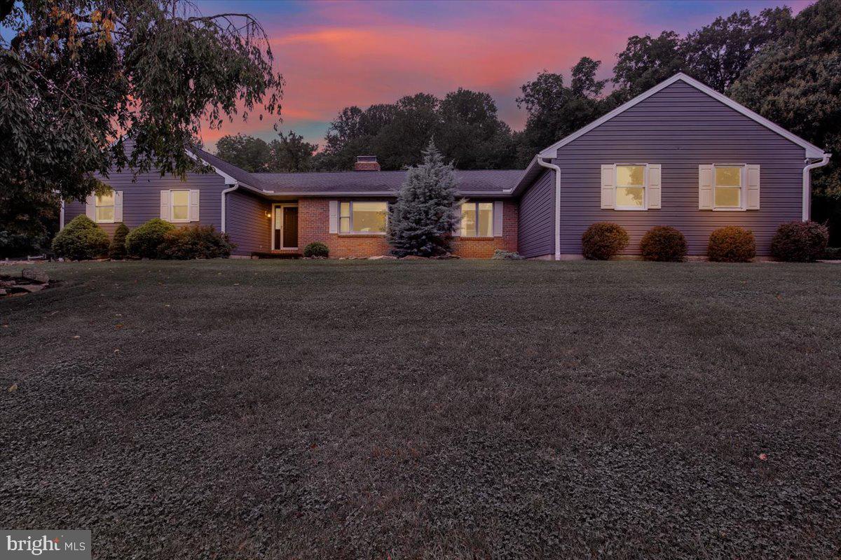 12 SCHOOLHOUSE LANE