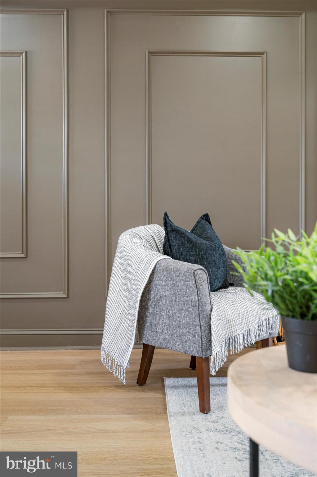 EVERGREEN LAWN - Residential