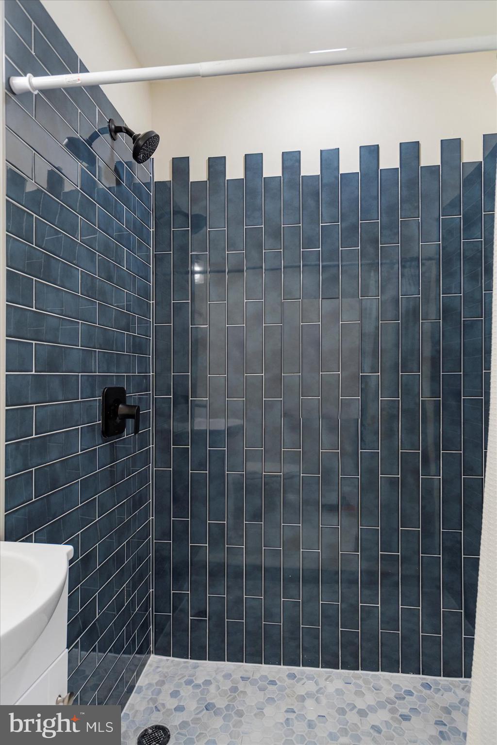 EVERGREEN LAWN - Residential