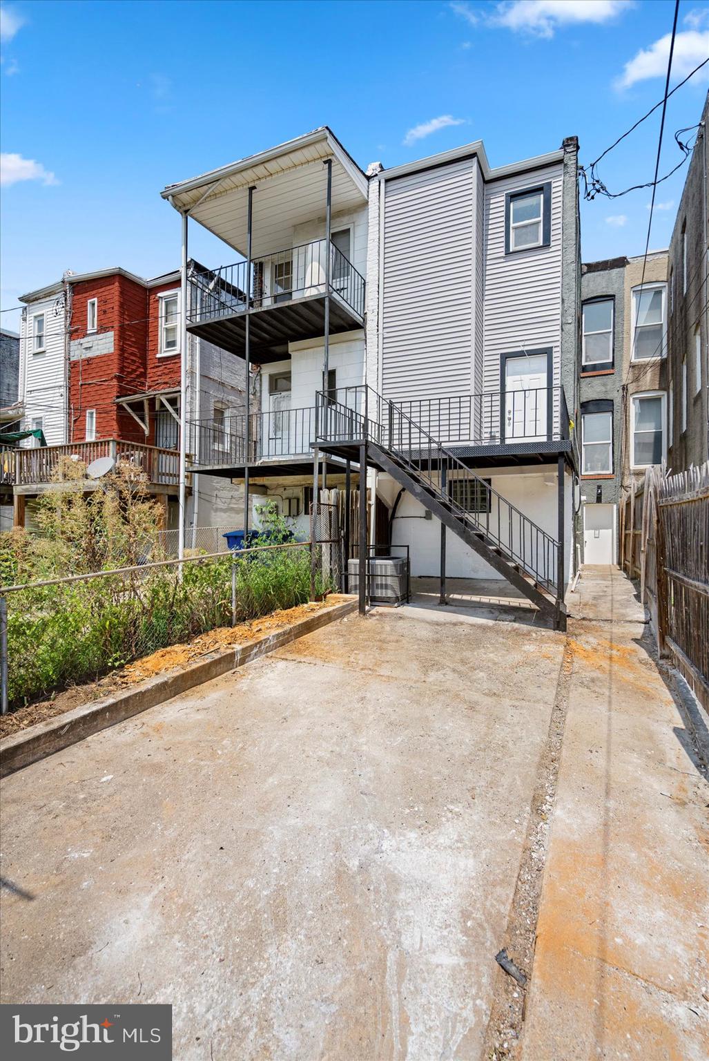 EVERGREEN LAWN - Residential