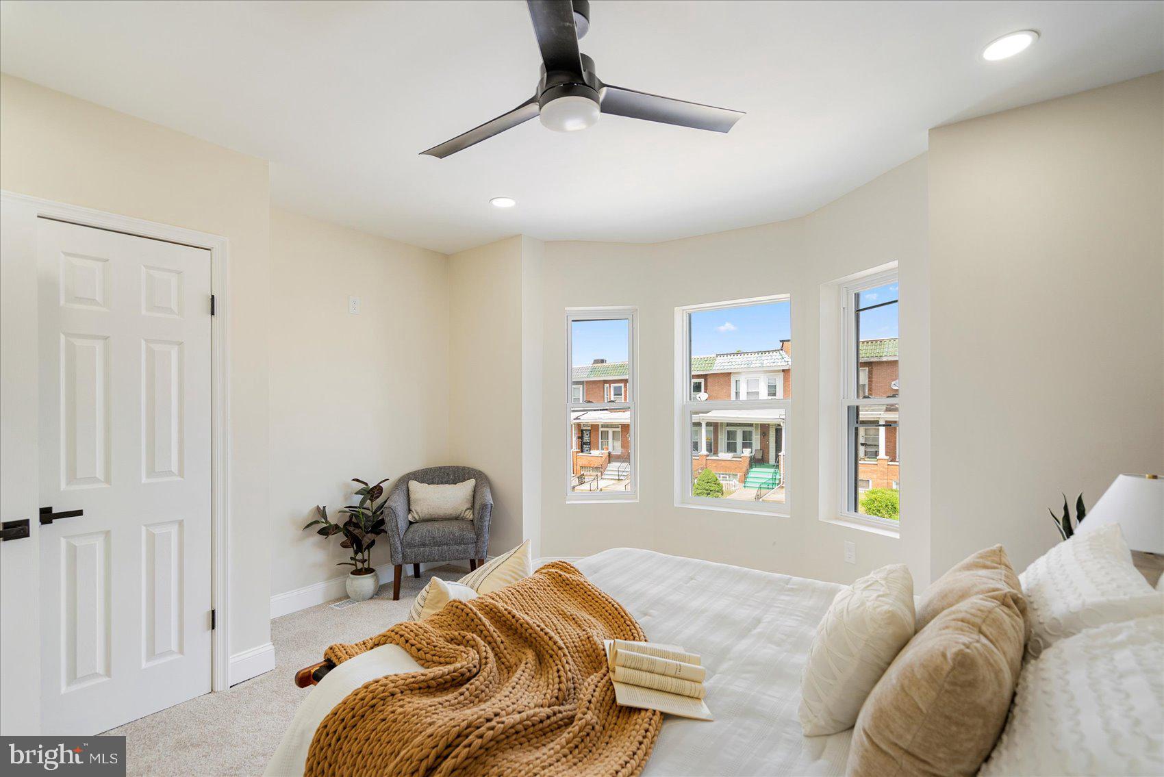 EVERGREEN LAWN - Residential