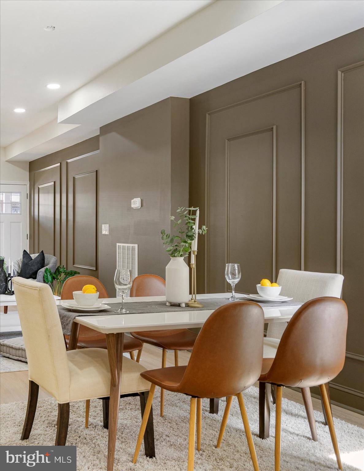 EVERGREEN LAWN - Residential