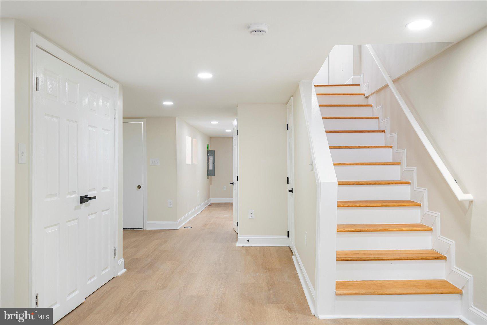 EVERGREEN LAWN - Residential