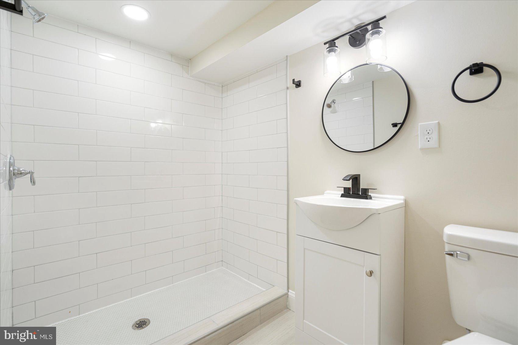 EVERGREEN LAWN - Residential