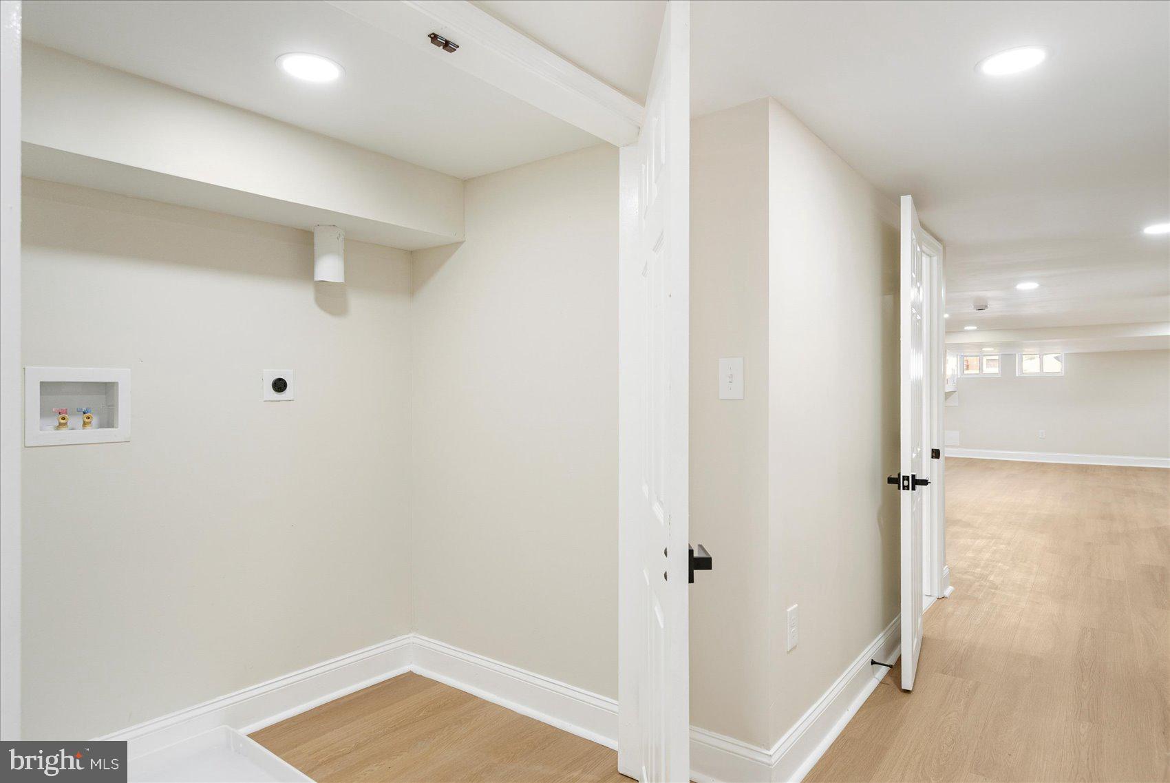 EVERGREEN LAWN - Residential