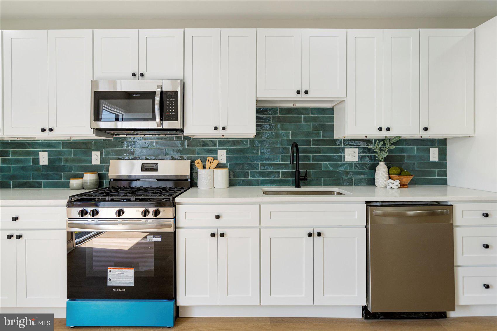 EVERGREEN LAWN - Residential