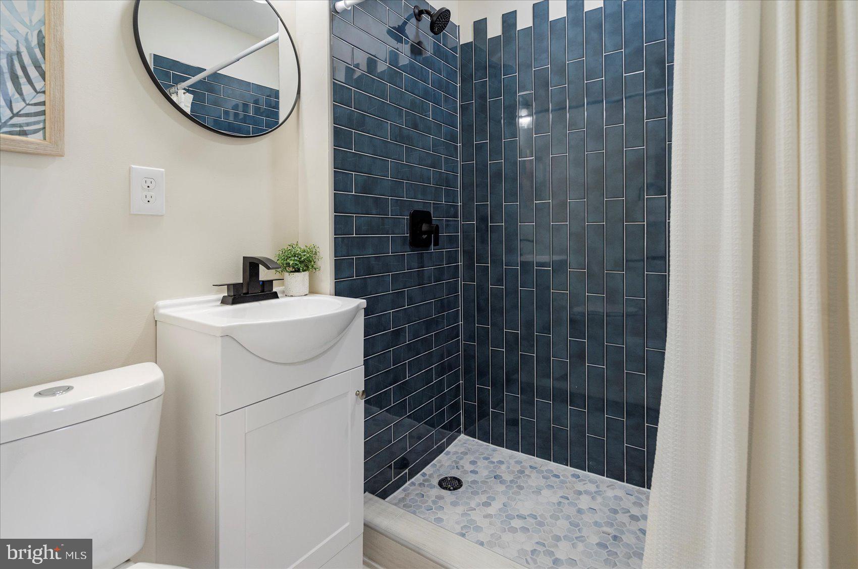 EVERGREEN LAWN - Residential