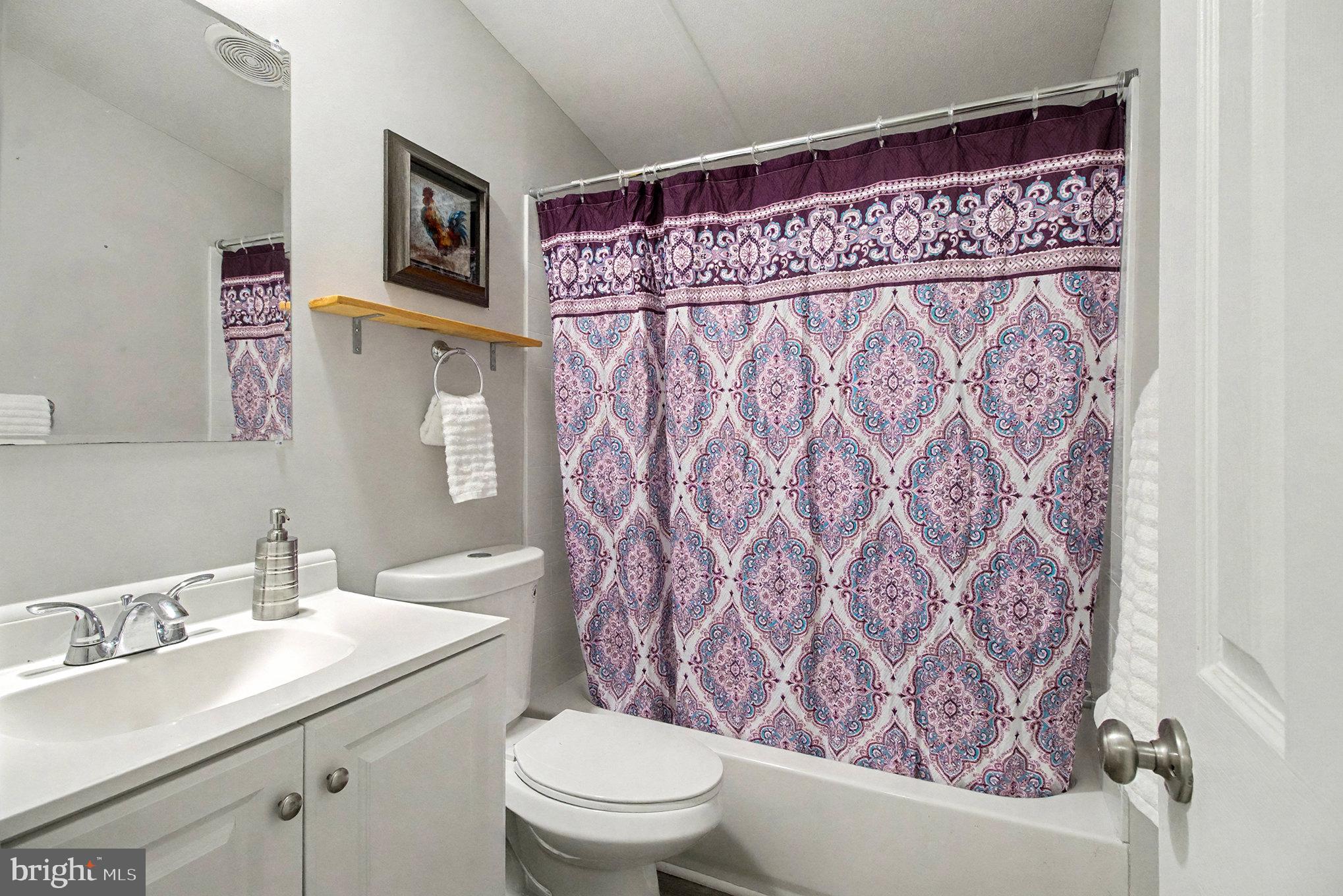 COUNTRY MANOR WEST - Residential