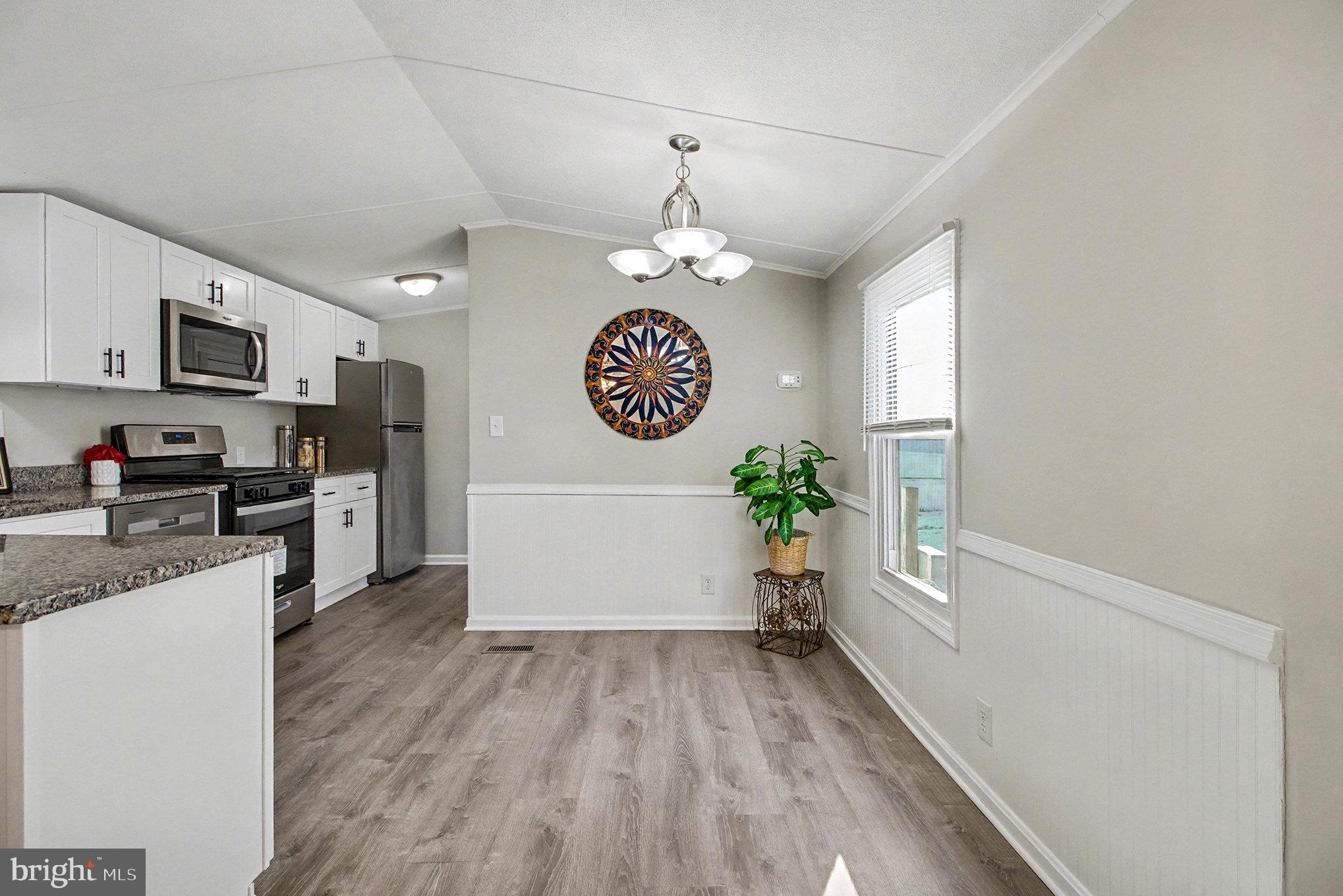 COUNTRY MANOR WEST - Residential