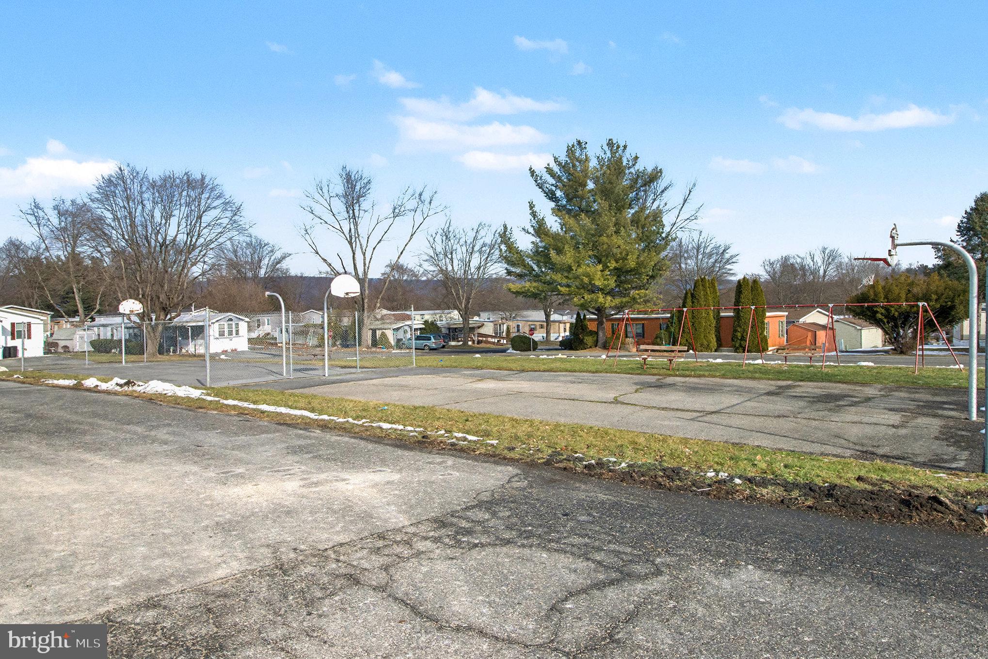 COUNTRY MANOR WEST - Residential