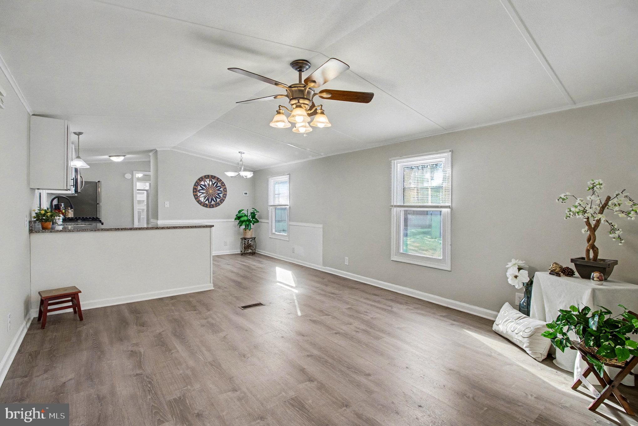 COUNTRY MANOR WEST - Residential