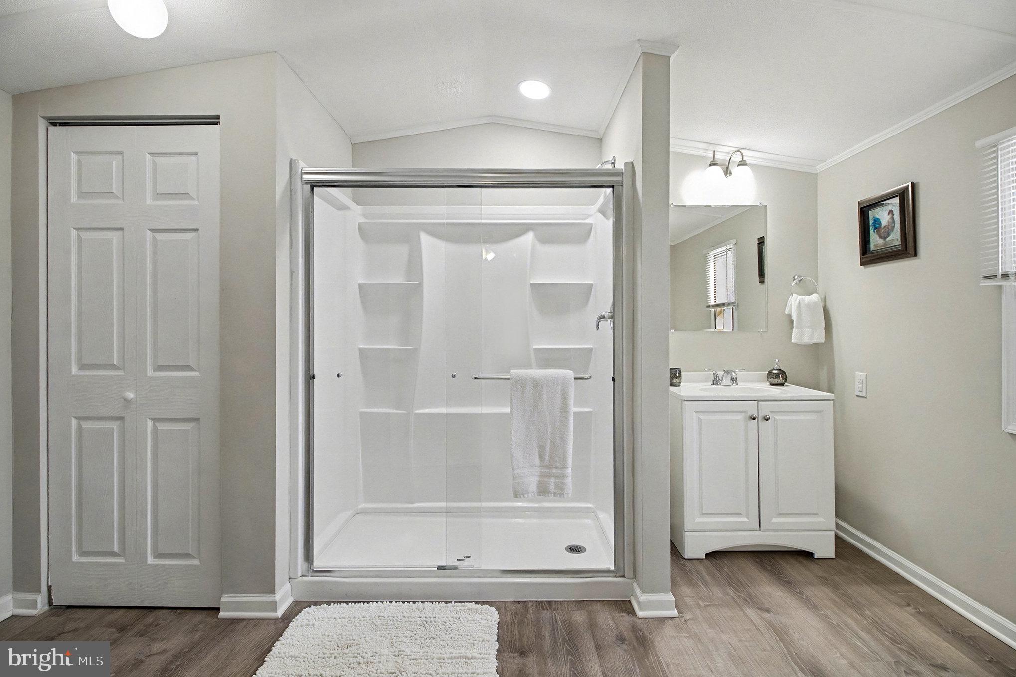 COUNTRY MANOR WEST - Residential