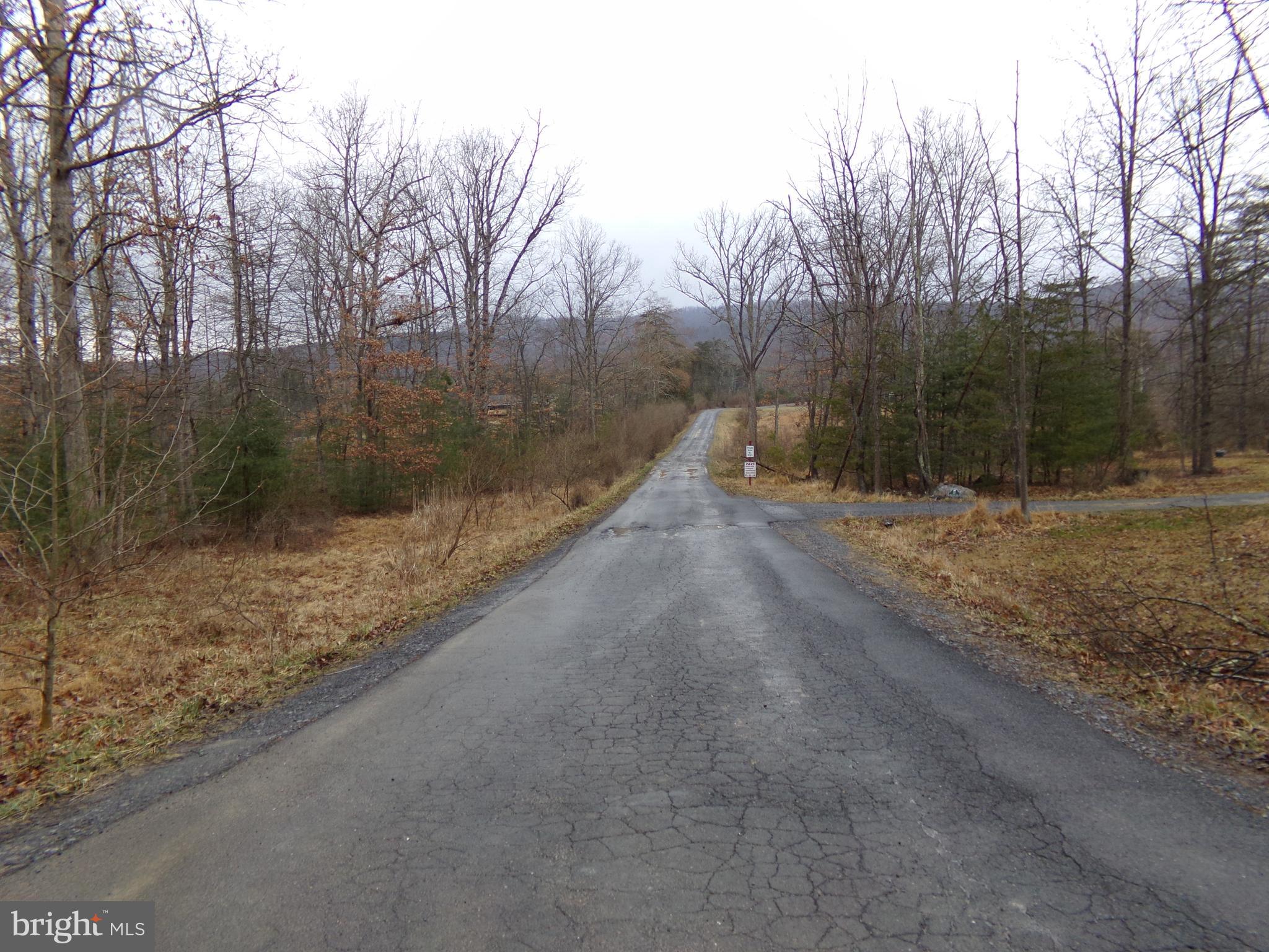 QUAKER LAKE SUBDIVISION - Land