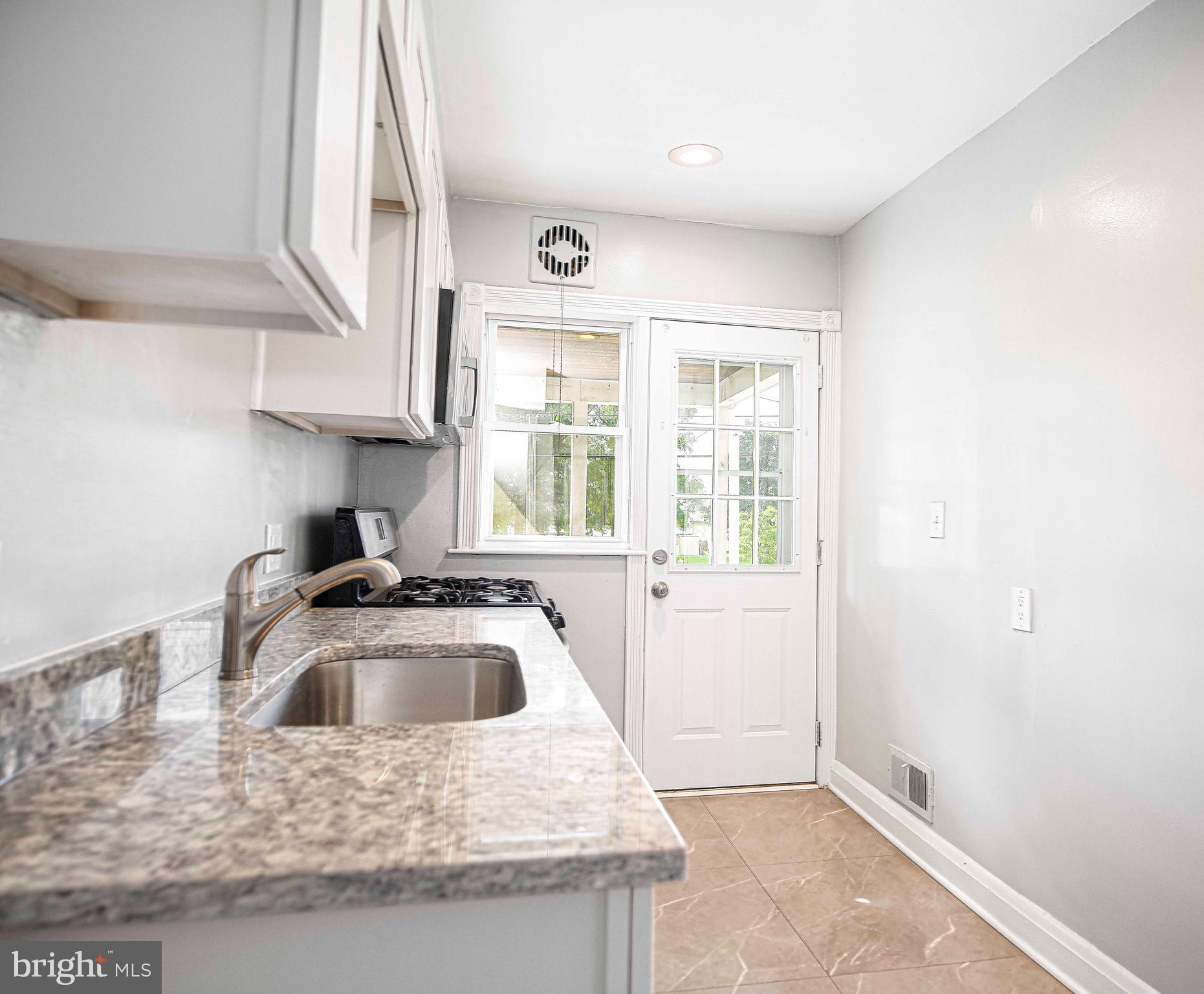 MIDDLE RIVER - Residential