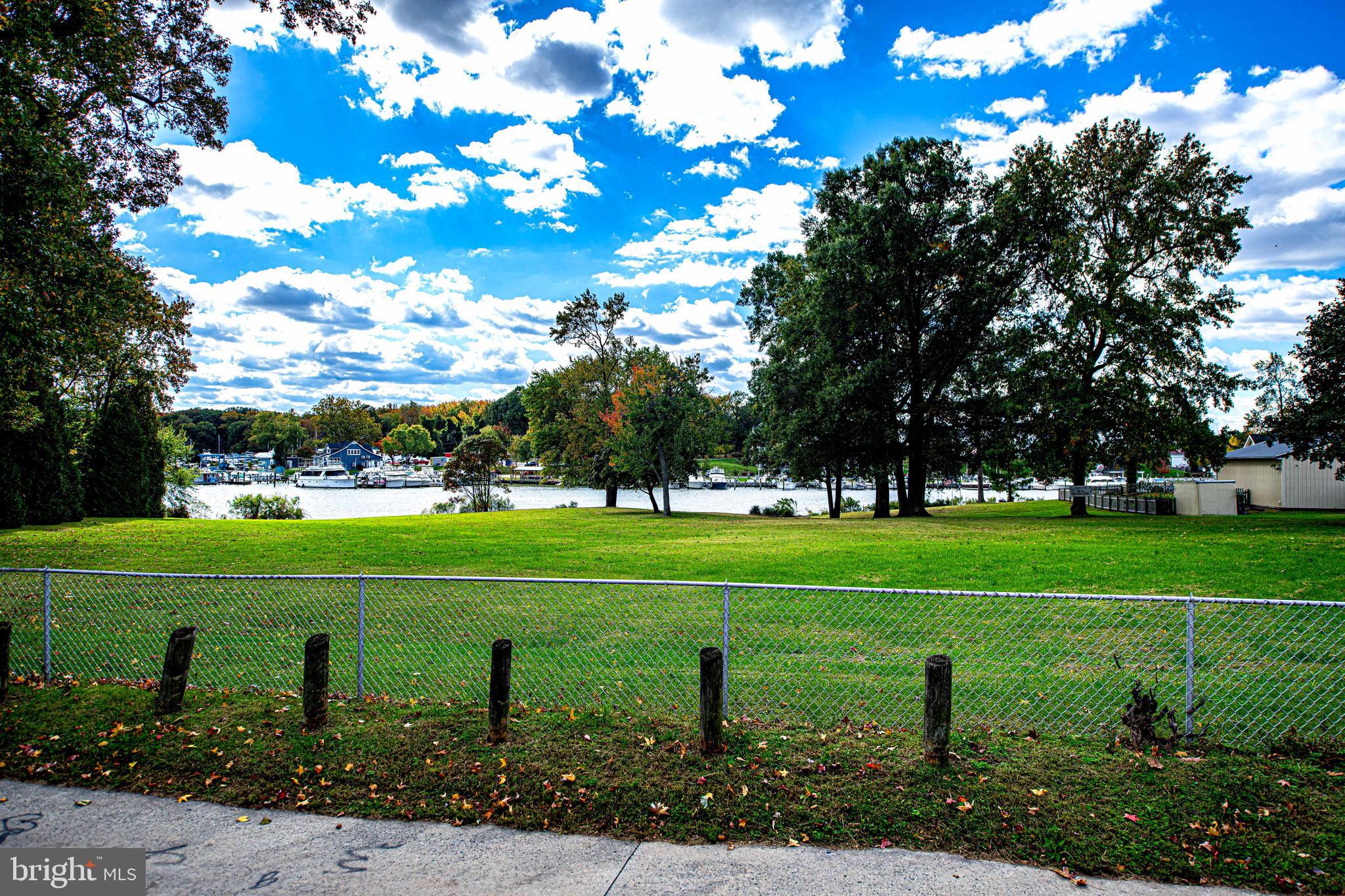 MIDDLE RIVER - Residential