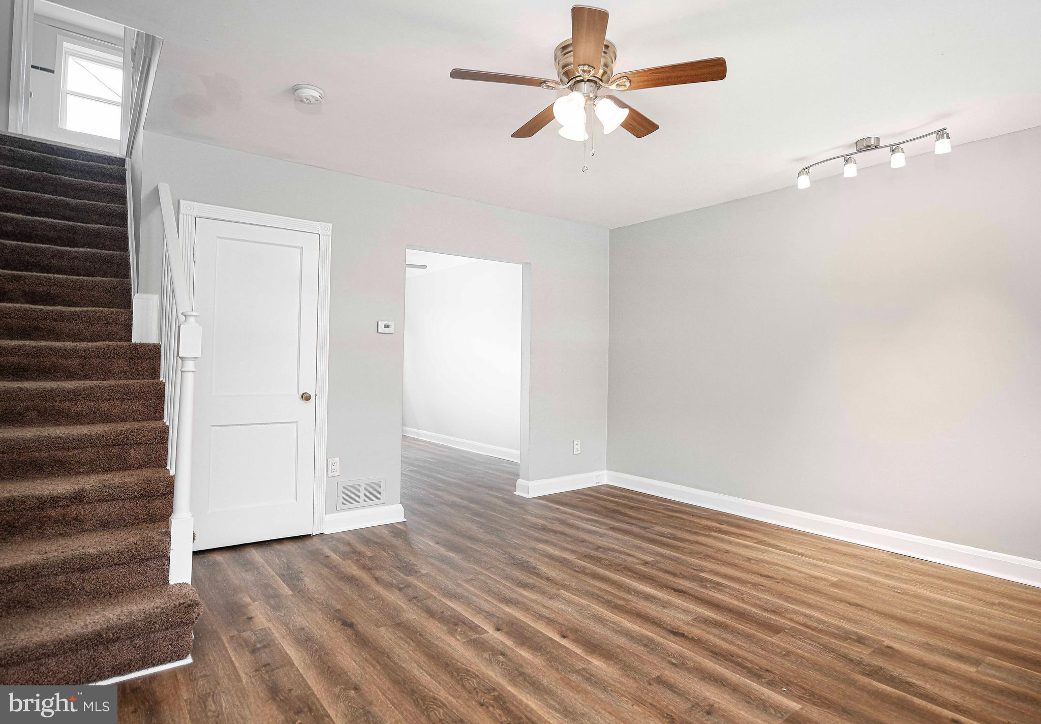 MIDDLE RIVER - Residential