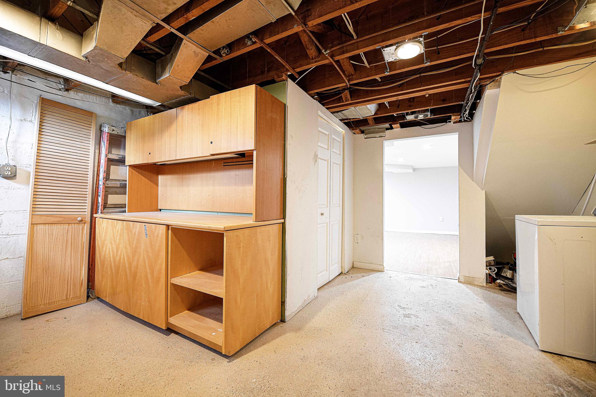 MIDDLE RIVER - Residential