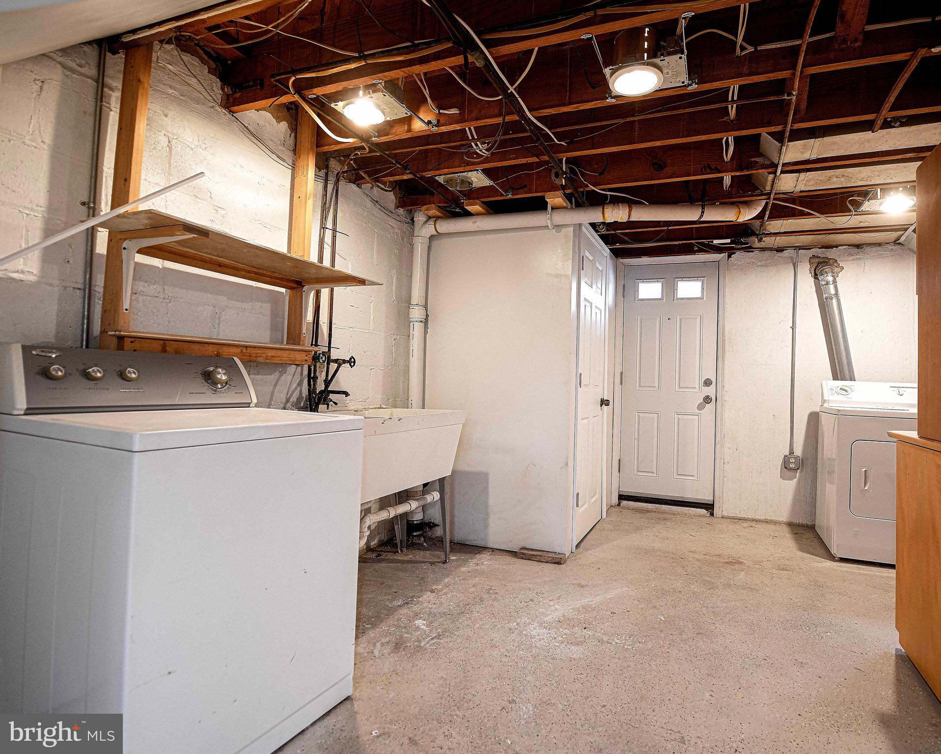 MIDDLE RIVER - Residential