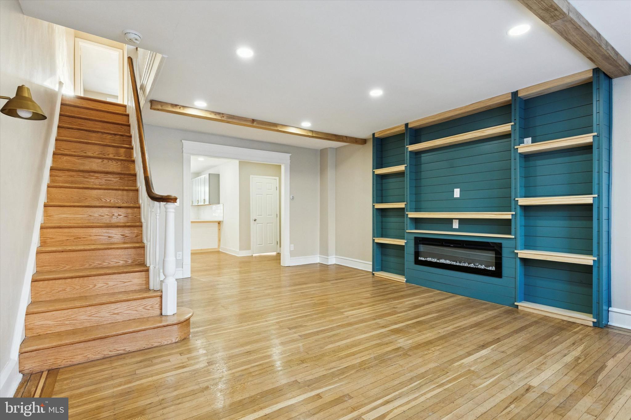 WEST OAK LANE - Residential