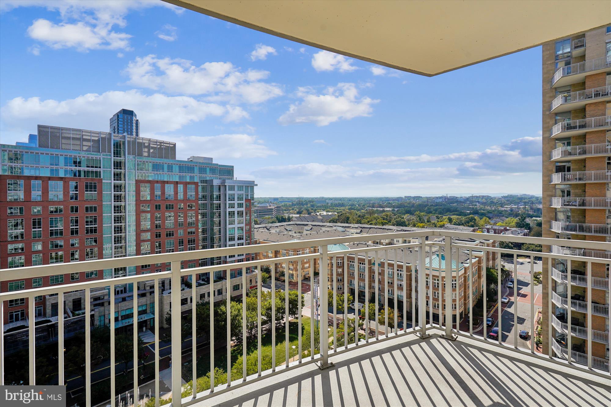 MIDTOWN AT RESTON TOWN CENTER - Residential