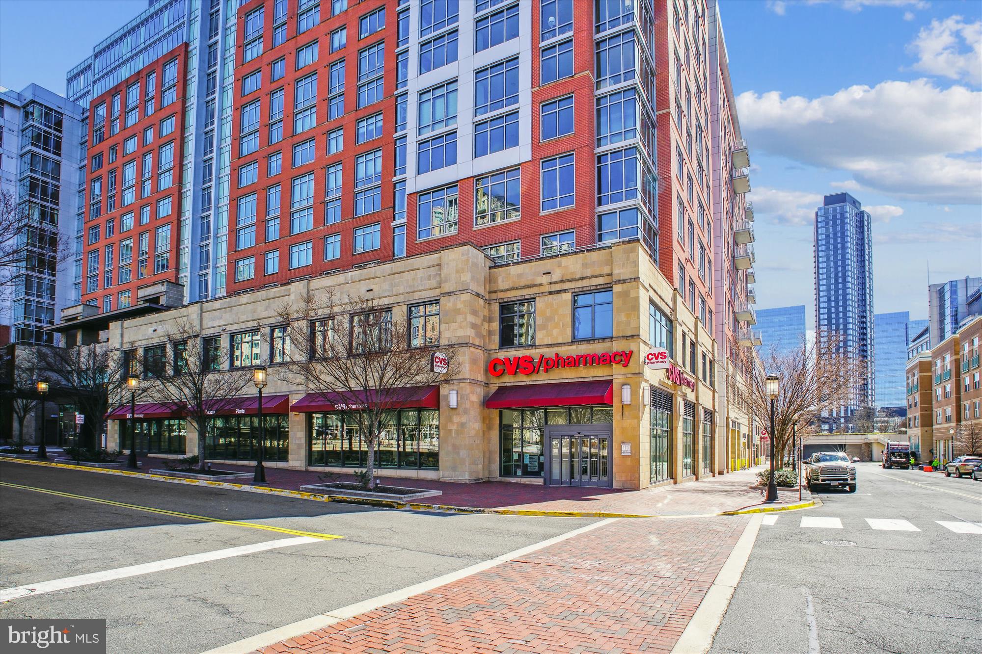 MIDTOWN AT RESTON TOWN CENTER - Residential