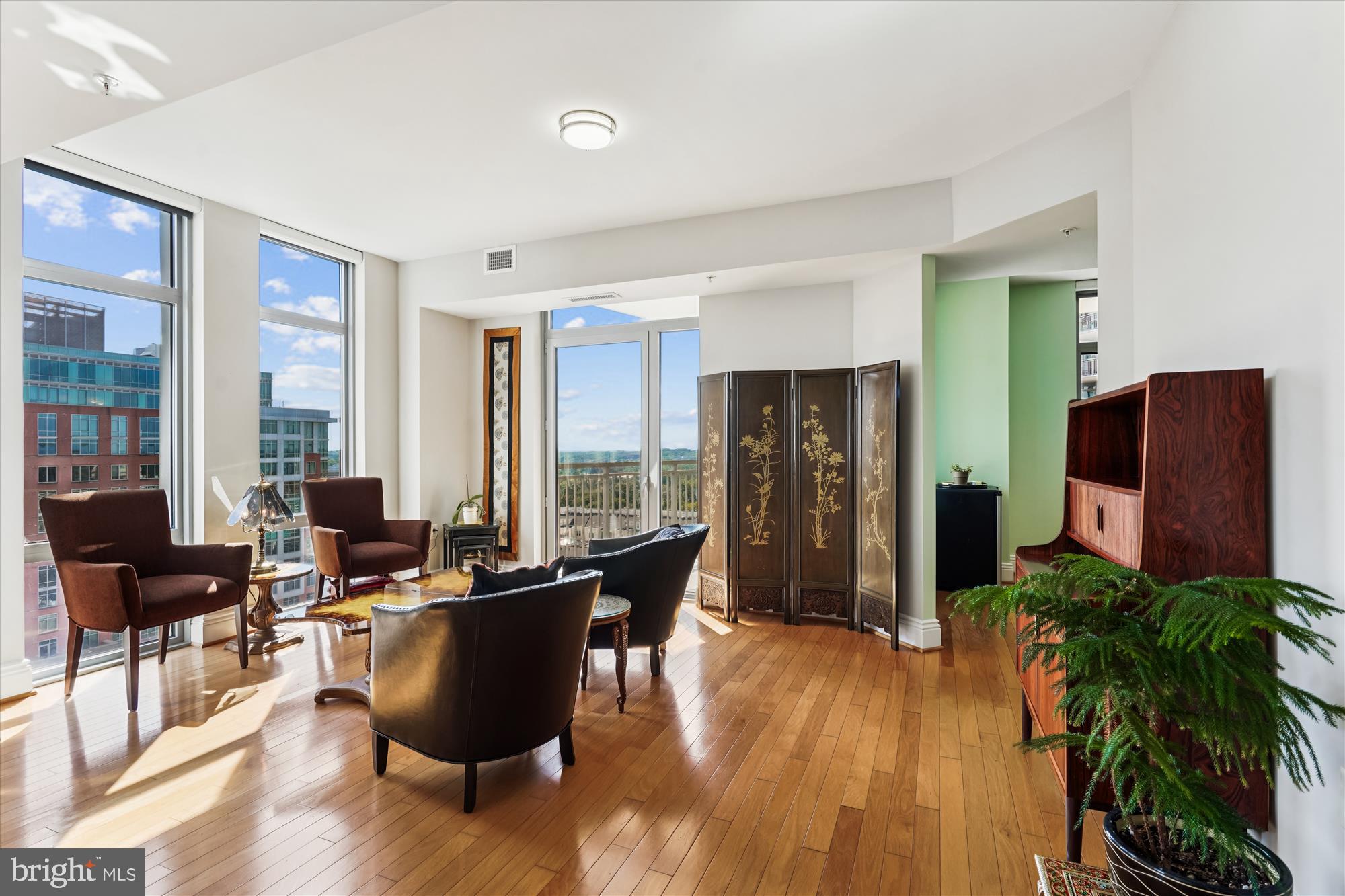 MIDTOWN AT RESTON TOWN CENTER - Residential