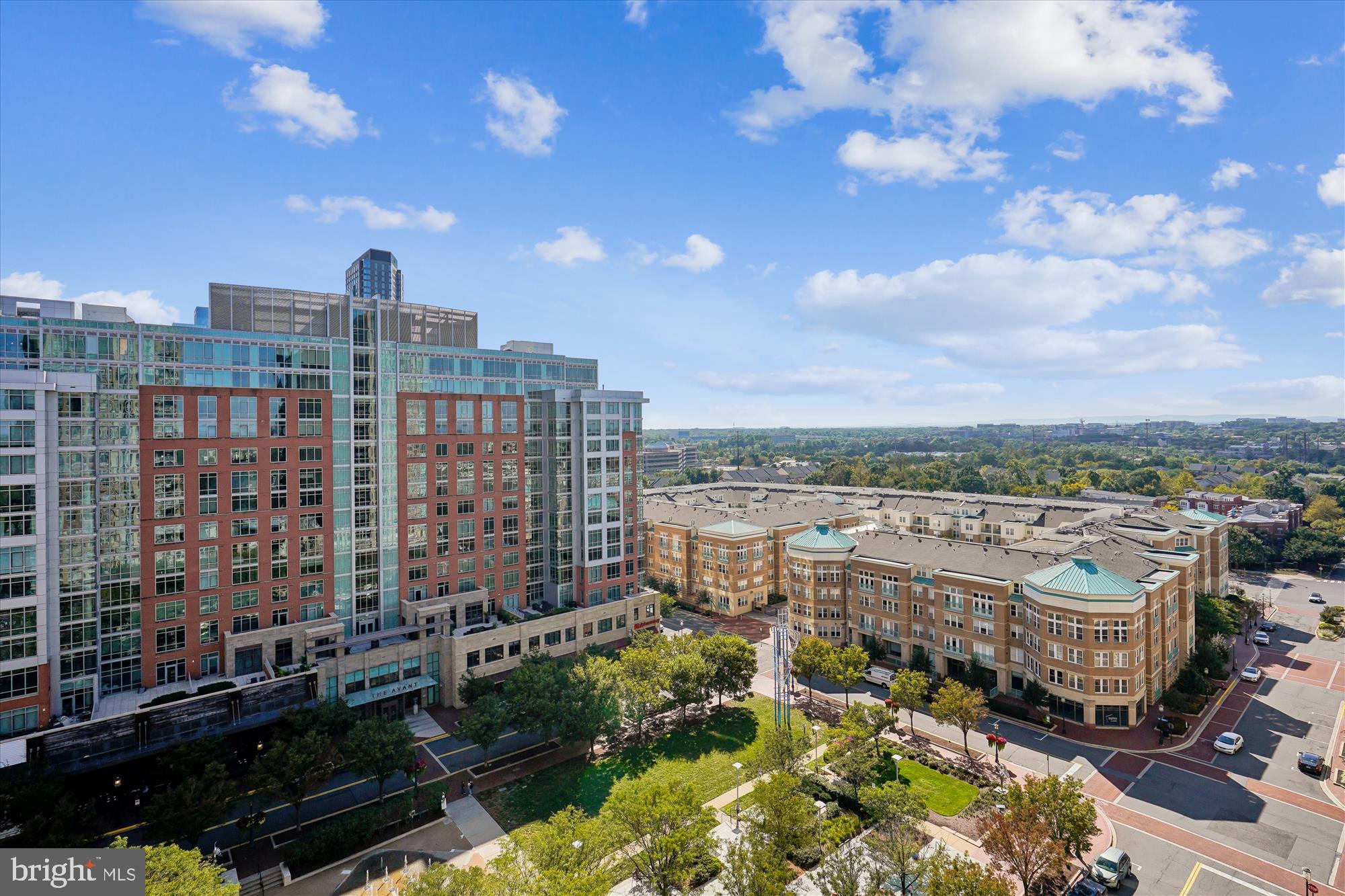 MIDTOWN AT RESTON TOWN CENTER - Residential