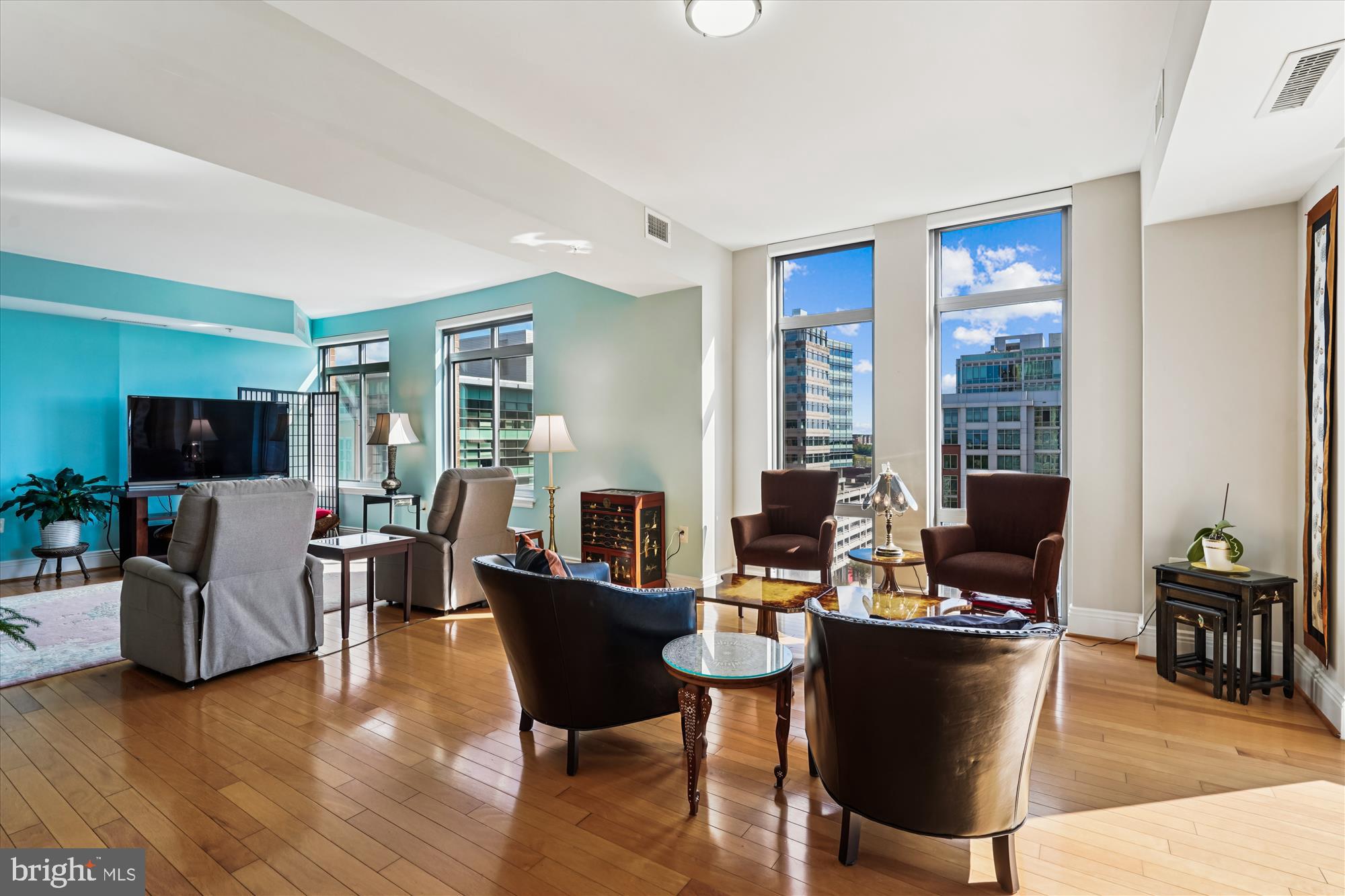 MIDTOWN AT RESTON TOWN CENTER - Residential