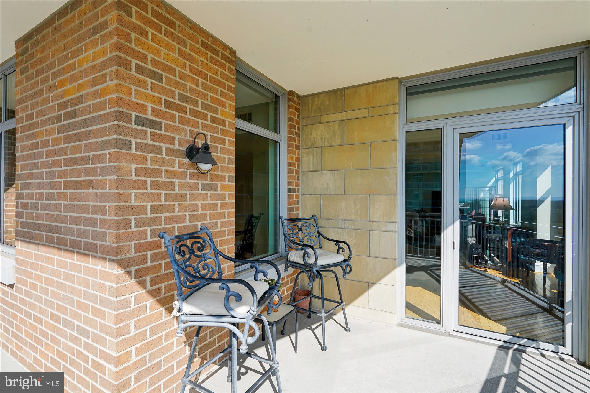 MIDTOWN AT RESTON TOWN CENTER - Residential