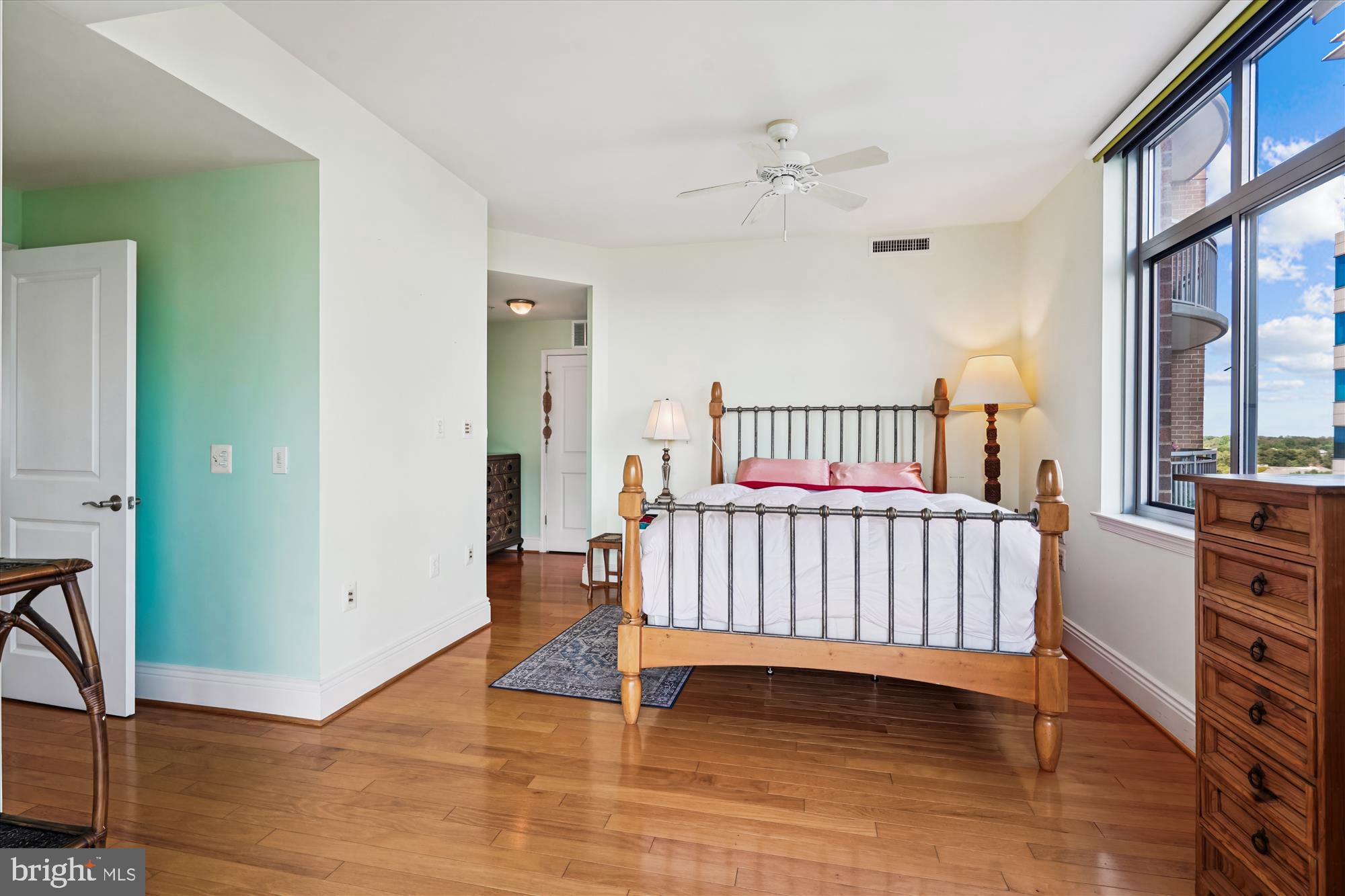 MIDTOWN AT RESTON TOWN CENTER - Residential