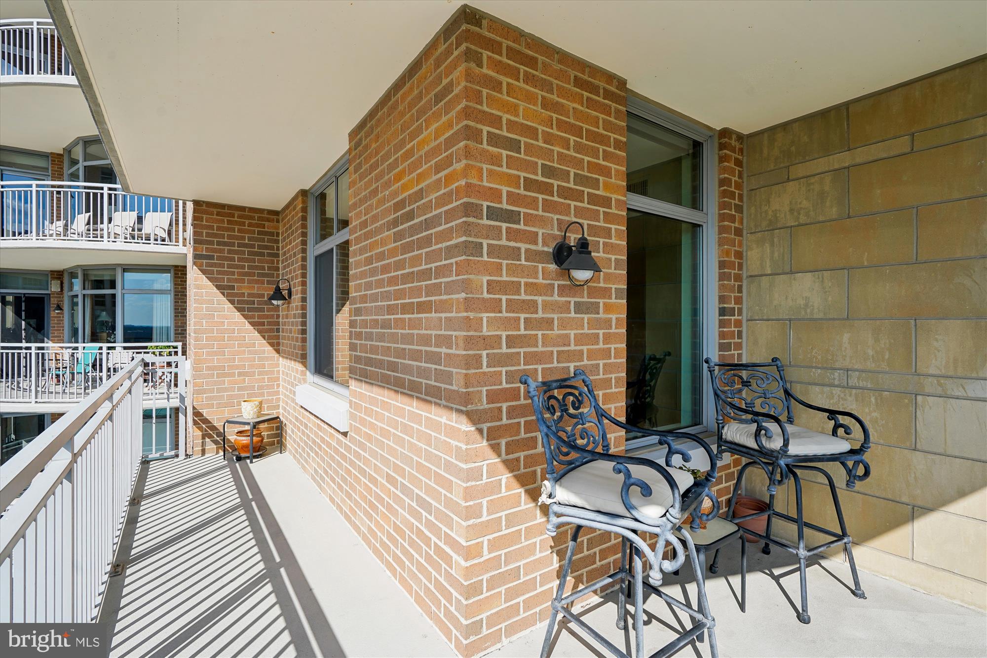 MIDTOWN AT RESTON TOWN CENTER - Residential