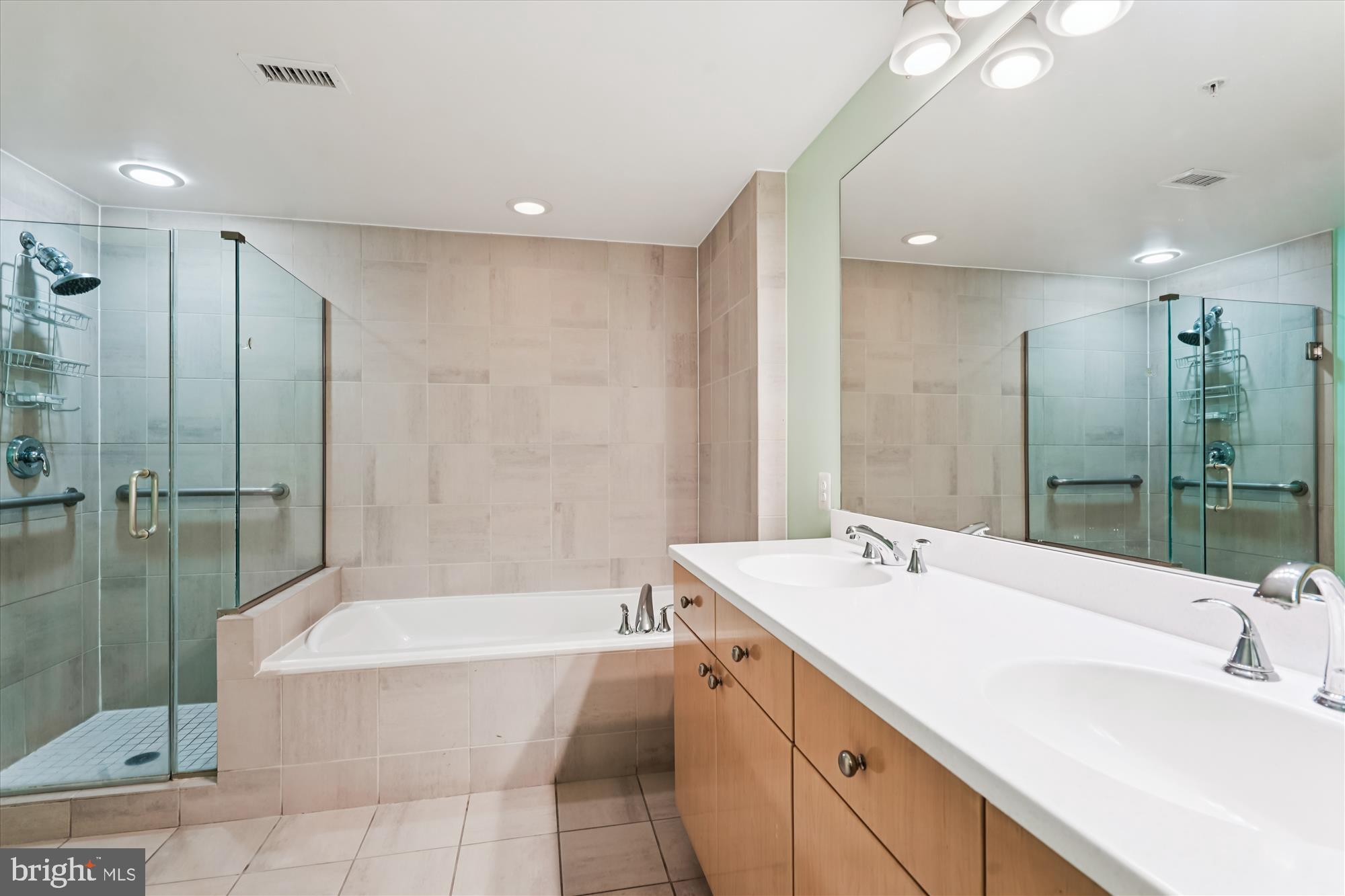 MIDTOWN AT RESTON TOWN CENTER - Residential