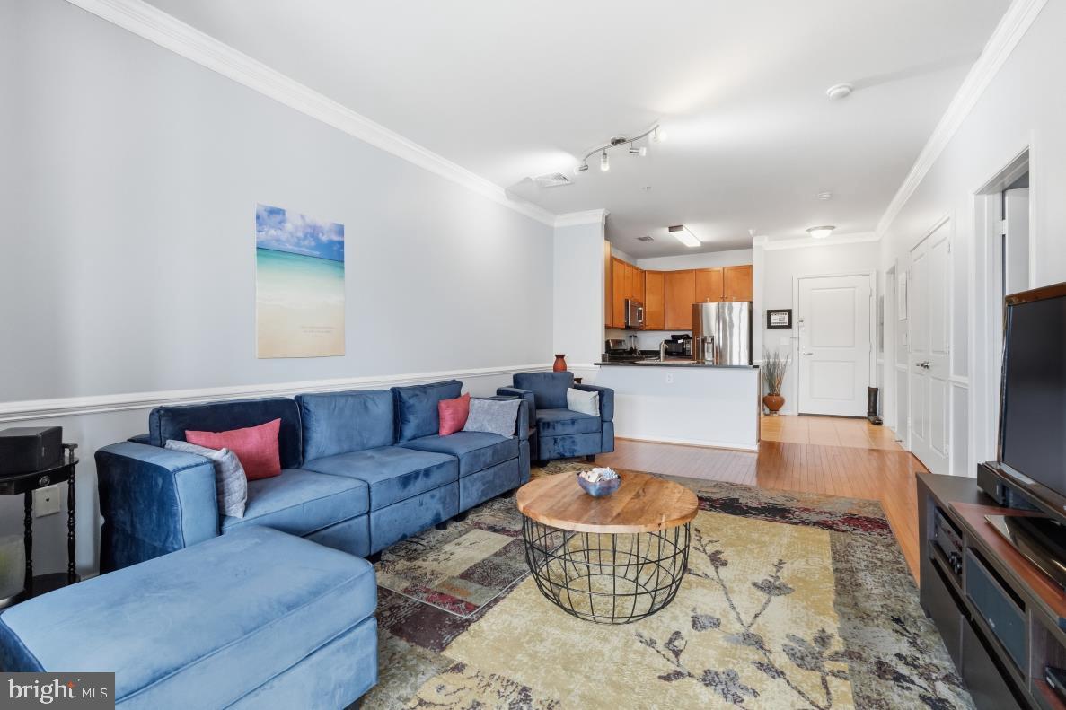 8045 NEWELL STREET 423