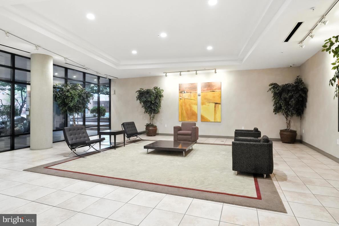 8045 NEWELL STREET 423